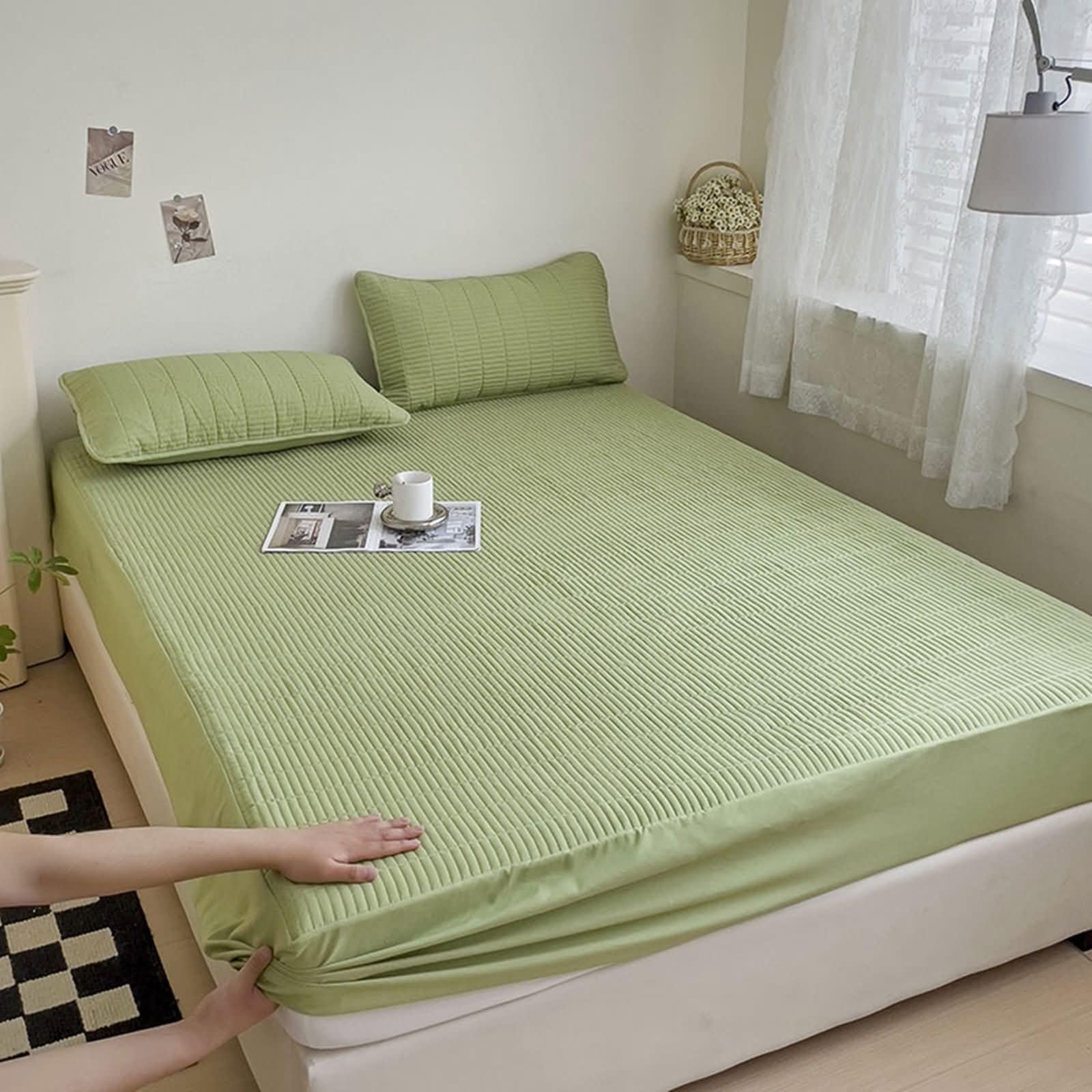 KnSam Prześcieradło z gumką 150 x 200 cm, Matcha zielony, pikowane prześcieradło z gumką, wygodny ochraniacz na materac zapobiegający siusiu