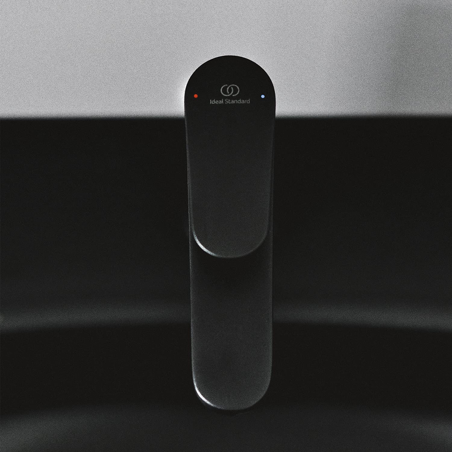 Ideal Standard Cerafine O Waschtischarmatur, Auslaufhöhe 122 mm, wassersparender Wasserhahn Badezimmer, mit Ablaufgarnitur, schnelle Montage – Schwarz Matt (50x166x176 mm)