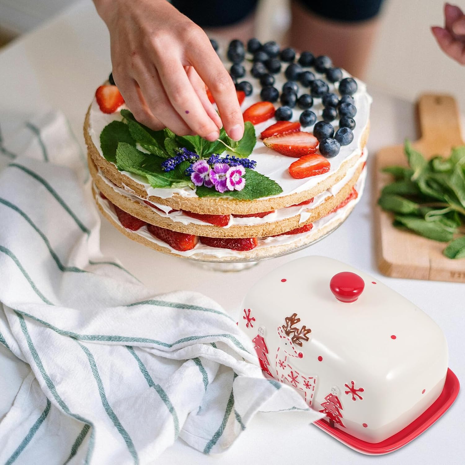 Christmas Style Ceramic Butter Dish with Lid Reusable Butter Container for Kitchen Party and Restaurant Use Easy to Clean