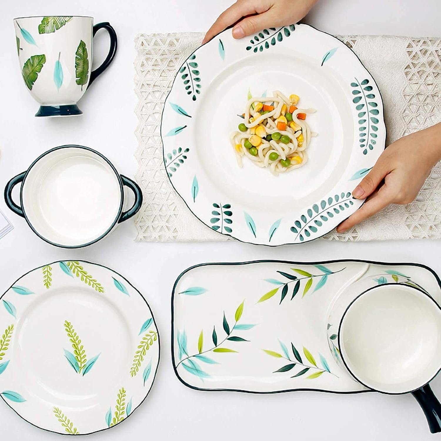 中国 青花 蝙蝠果実文盤 皿 C 8212E 中国 青花 蝙蝠果実文盤 皿 C