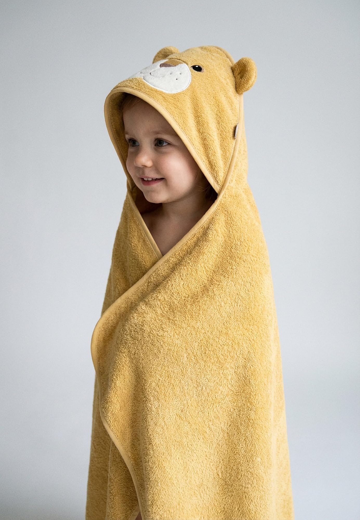 Sterntaler Asciugamano da bagno con cappuccio, 100 x 100 cm, con leone Leo, morbido asciugamano in cotone assorbente, con graziose orecchie 3D per neonati e bambini, ocra