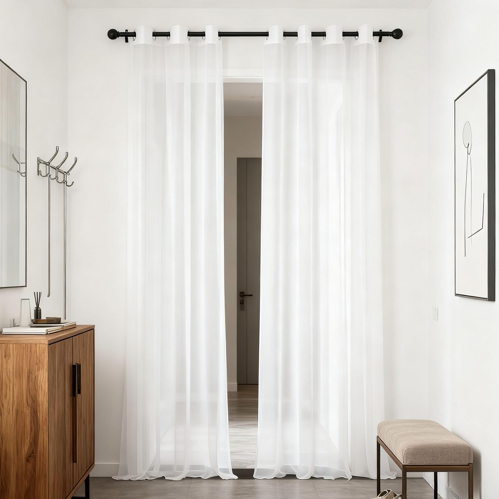 Cortinas translúcidas perfectas para iluminar el balcón y el dormitorio