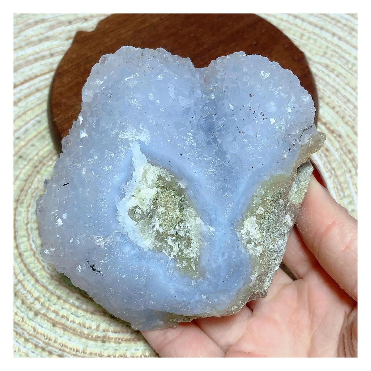 Pierre de Cristal Géode d'Agate Bleue Naturelle d'Exception de 355g