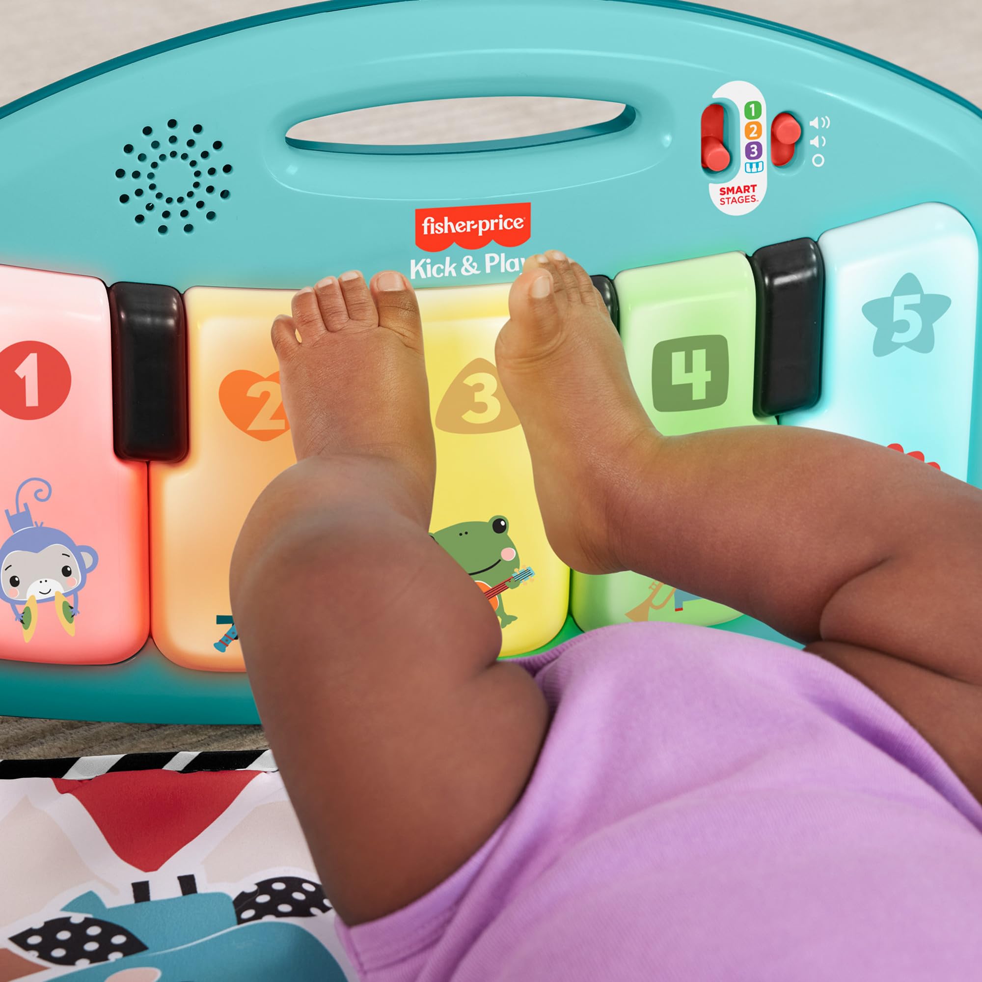Fisher-Price - Palestrina Baby Piano, Set Musicale Portatile con 3 Livelli di apprendimento Smart Stages, Include 10 Giocattoli collegabili, Versione Italiana, Giocattolo per Bambini, 0+ Mesi, HWY53