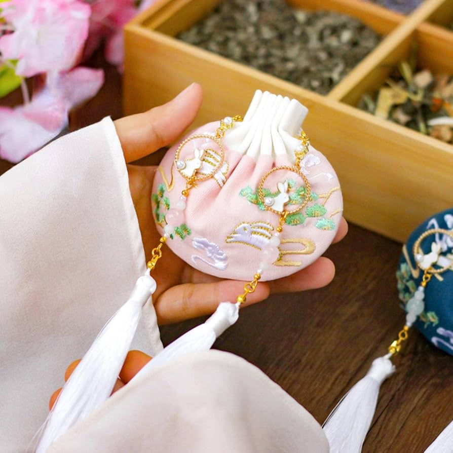 2309-105 ミニストラップサシェ 香り袋 かわいい小花柄⑫ かすみ草 茶 2309-105 ミニストラップサシェ 香り袋 かわいい小花柄⑫ かすみ