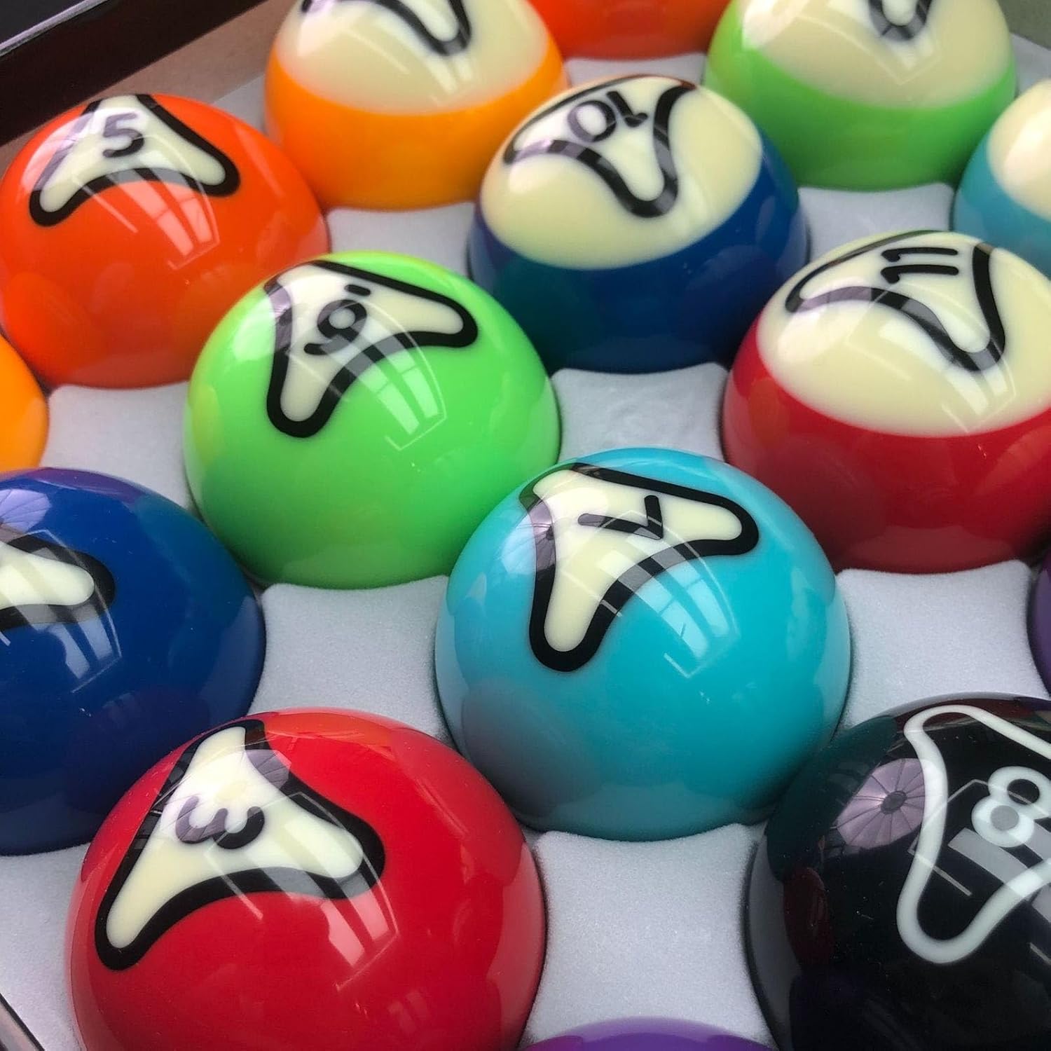Billiard Balls Set Pool Ball Set 16Pcs Billiard Balls Set US Style Pool Ball Resin 57.2mm Dia for Tournament Practice