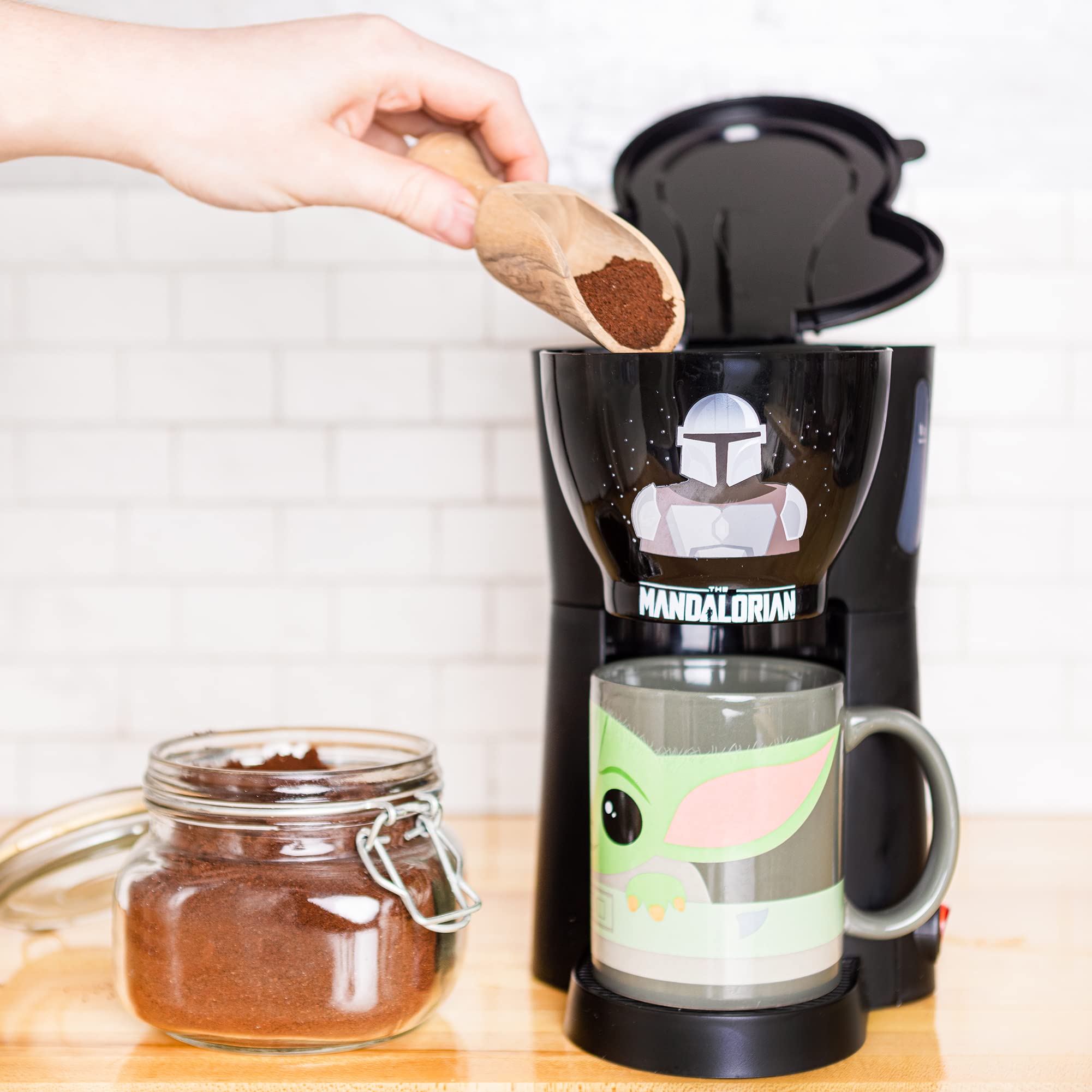 Amazon.com: The Mandalorian Single Cup Coffee Maker with Mug- Cup of Baby  Yoda Joe: Home & Kitchen