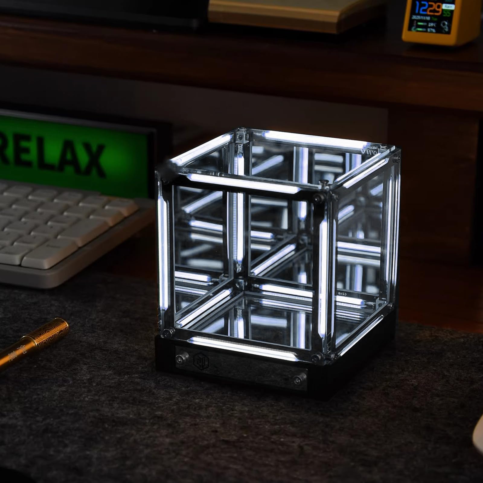 4D Spiegel Würfellampe LED USB-C Aufladbar mit Touch | Futuristische 4D Spiegeloptik für beeindruckende Lichteffekte auf Schreibtisch, Nachttisch und Gaming-Setup