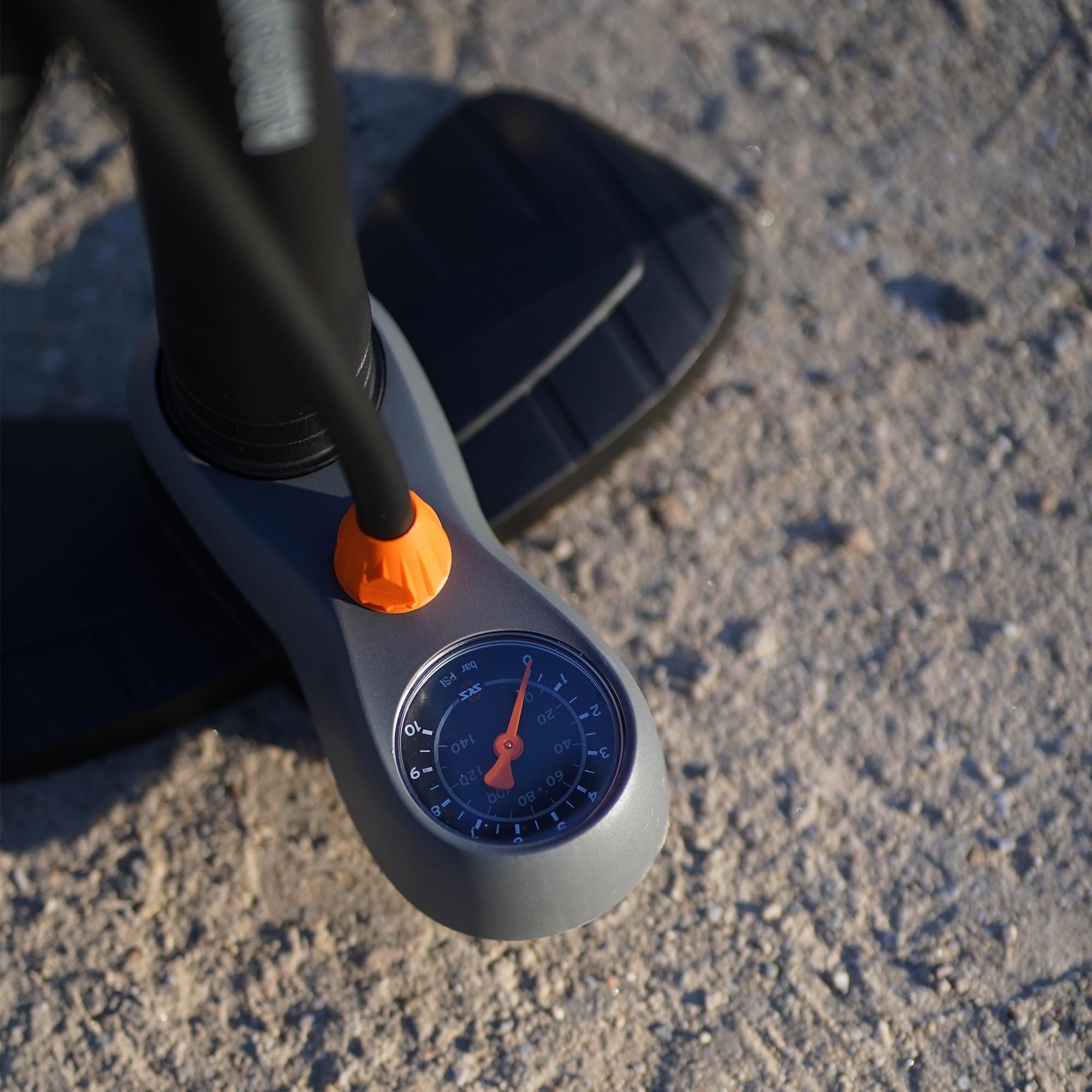 SKS GERMANY Stand-Luftpumpe mit Manometer und Duokopf für alle Ventilarten Aircontrol 8.0, schwarz- grau, 560, Einheitsgröße