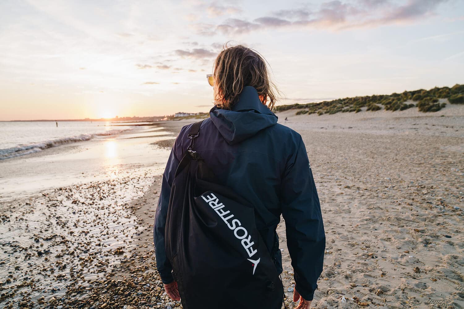Frostfire Moonsack podróżna torba kompresyjna - duża, kompaktowa, wodoodporna torba podróżna i sportowa do przechowywania - surfowanie pływanie na zewnątrz - 30 litrów - czarna