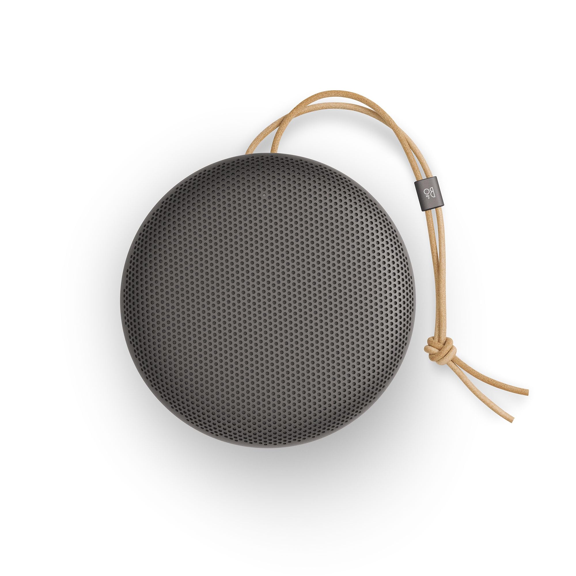 Bang & Olufsen Beosound A1(3rd Gen) – Kompakter, tragbarer Bluetooth Lautsprecher, wasserdicht nach IP67, C2C-zertifiziert, bis zu 24 Stunden Akkulaufzeit, 3 Mikrofone für klare Gespräche-Warm Granite