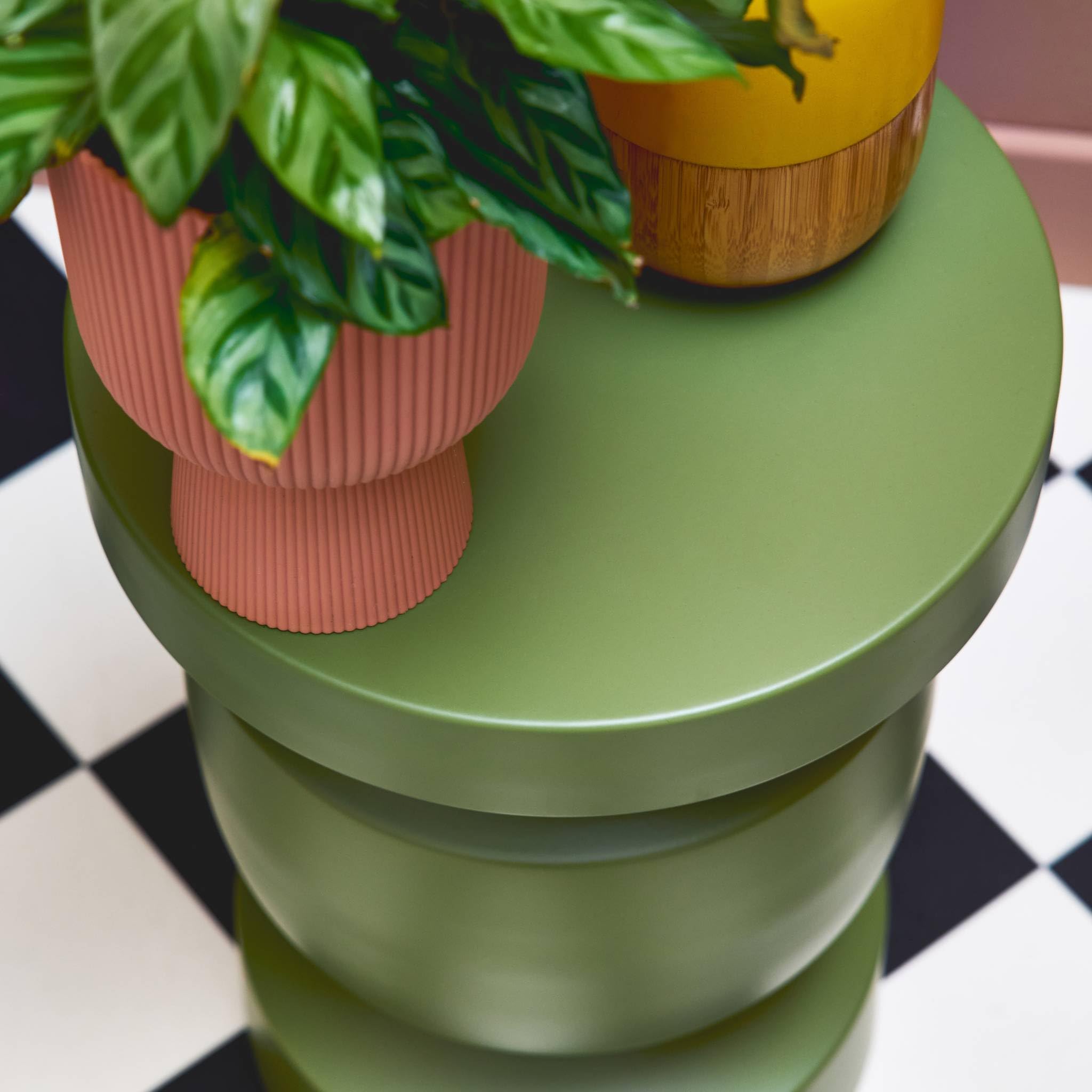 Alice's Garden sweeek - Table d'appoint. Bout de canapé. Table de Chevet en métal Coloris Kaki. Alma. Ø30.5 x H 43.5cm