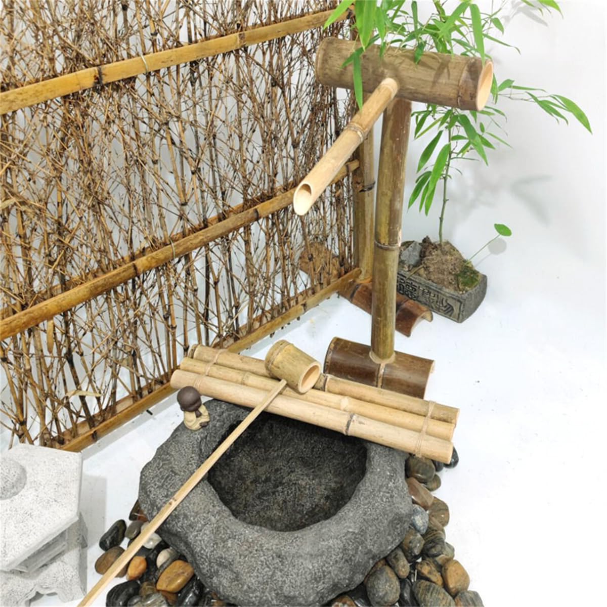 Fontana Solare in bambù per Interni/Esterni, Fontana in bambù con Pompa e Pannello Solare, Decorazione da Giardino Zen Giapponese, Decorazione da Giardino Feng Shui per Esterni,90cm