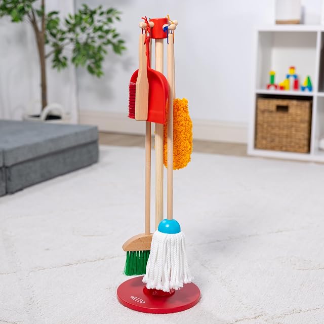 Foto 8 de 8 de Melissa & Doug Dust Sweep Mop, 6 piezas Set de limpieza infantil con escoba y accesorios, actividades…