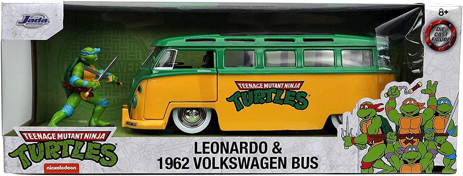 Jada Teenage Mutant Ninja Turtles 1:24 1962 Volkswagen Bus Die-cast Car with 2.75" Leonardo Figure, Toys for Kids and Adults