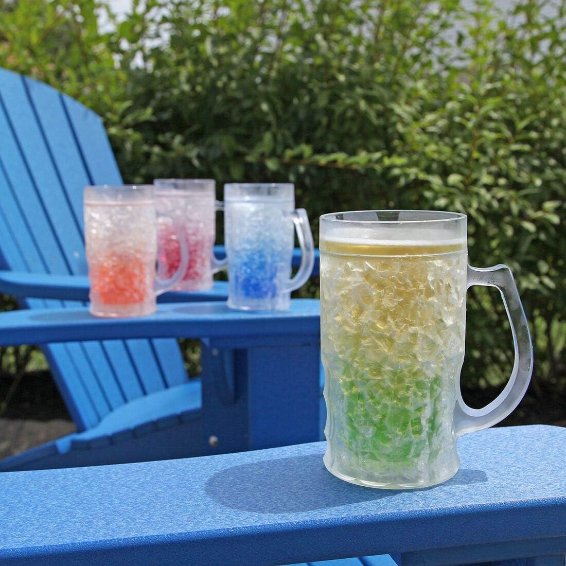 Lily's Home Isolierte doppelwandige, gelgefüllte Biergläser aus Acryl, mattiert, ideal für den Genuss von Brauen bei Grillabenden und Partys, transparent mit verschiedenfarbigen Böden (je 400 ml, 4