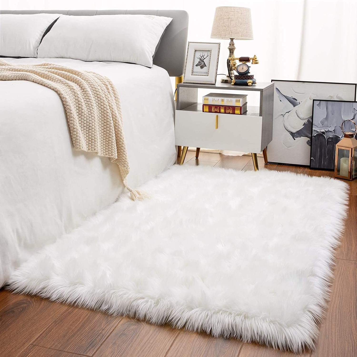 BENRON Super Soft Faux Sheepskin Fur Living Room Rug, Luxury Fluffy Faux Fur Rug for Bedroom, Rectangle Shaggy Area Rug 3x5 Feet White