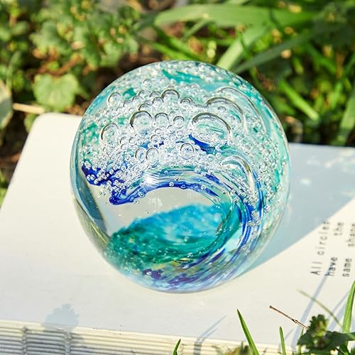 Miniatura 5 de THBEISSU Bola de cristal con diseño de océano azul soplado a mano, escultura para escritorio, colección, acuario y decoración del hogar, 3.15
