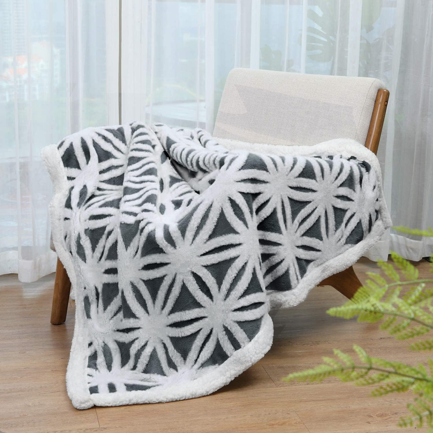 LOMAO Sherpa Fleece Blanket Fuzzy Soft Throw Blanket Dual Sided Blanket for Couch Sofa Bed (Dark Grey, 51''x63'') Dark Grey 51"x63" thumbnail 2
