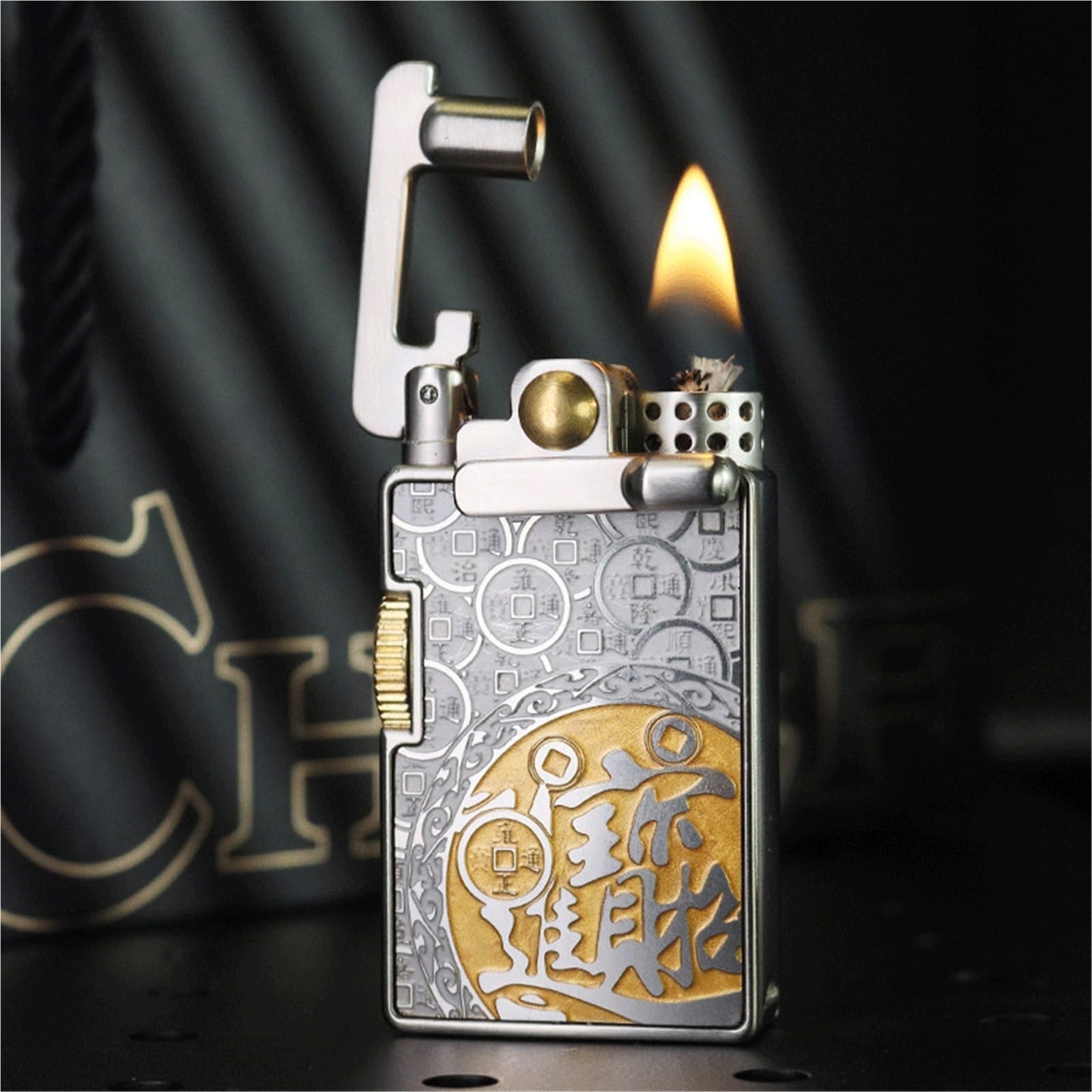 Handgeschnitztes winddichtes Kerosinfeuerzeug im Vintage-Rocker-Stil, tragbares Feuerzeug aus Metall, nachfüllbar, geeignet for Sammeln/Verschenken