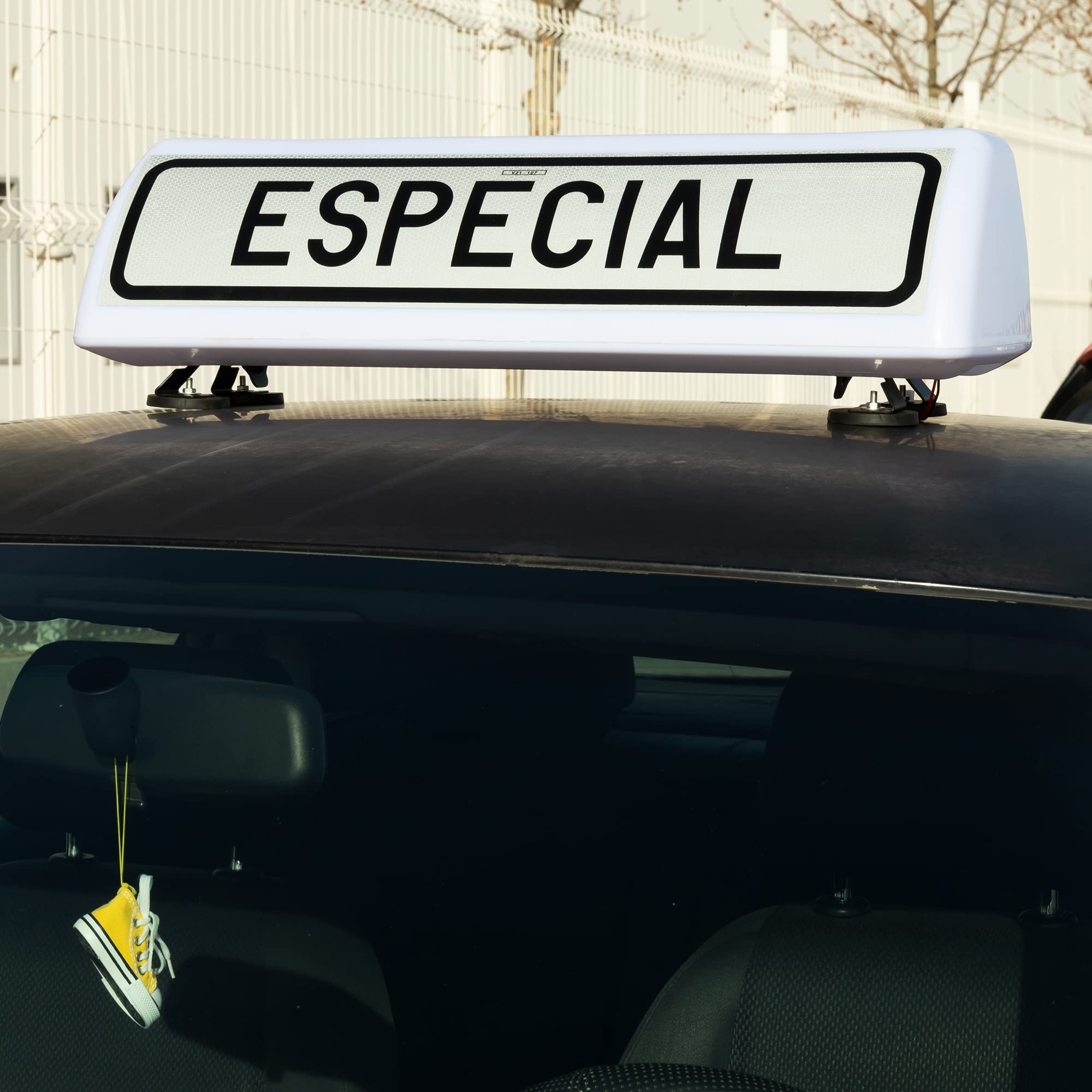 Cofan Cartel avisador acompañamiento vehículo especial | Resina | Señal V21 homologada | Soportes magnéticos | Medidas: 72 x 22 x 21 cm