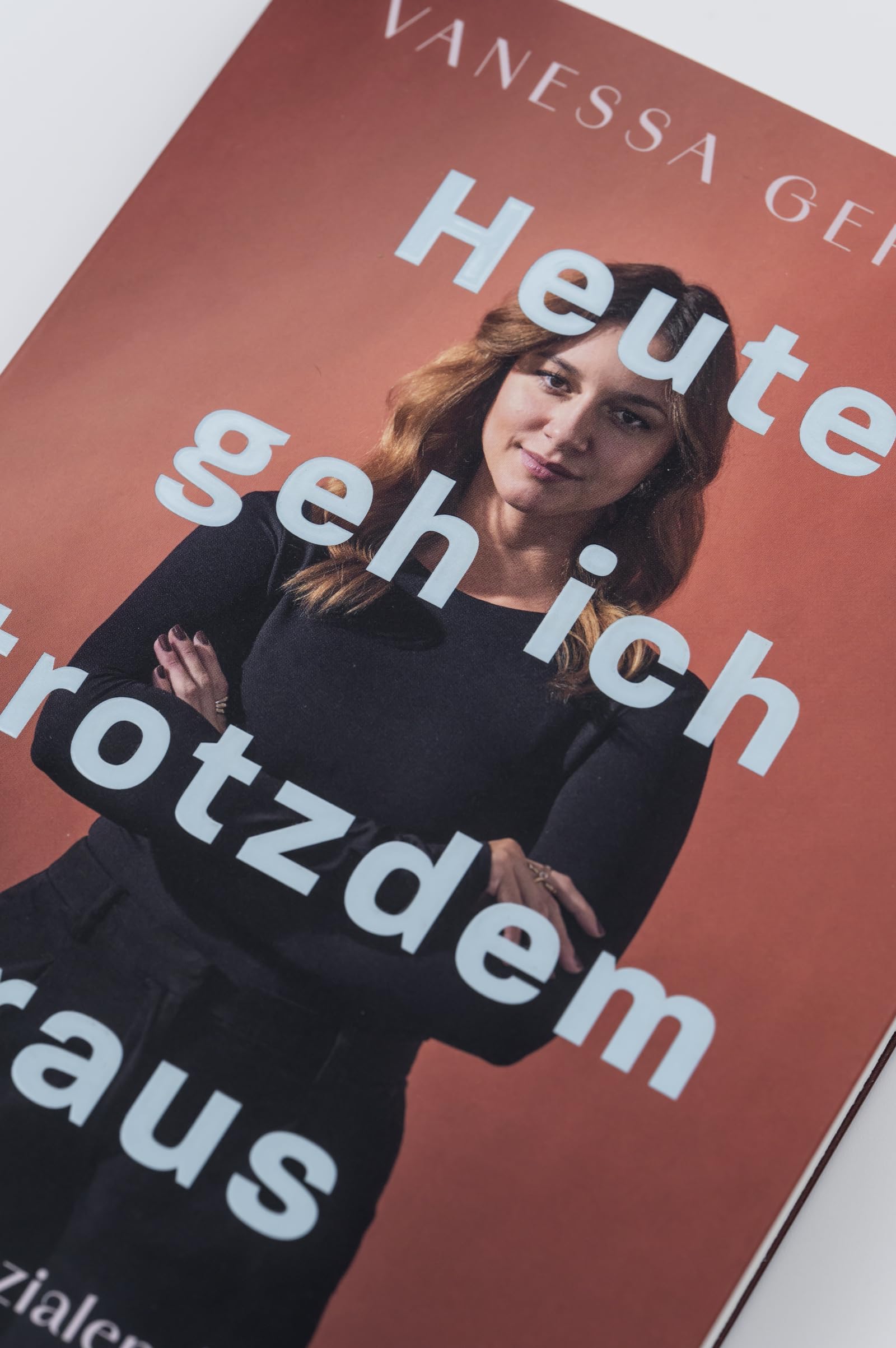 Heute geh ich trotzdem raus: Leben mit sozialen Ängsten | Mit konkreten Notfall-Strategien von vaneschko_