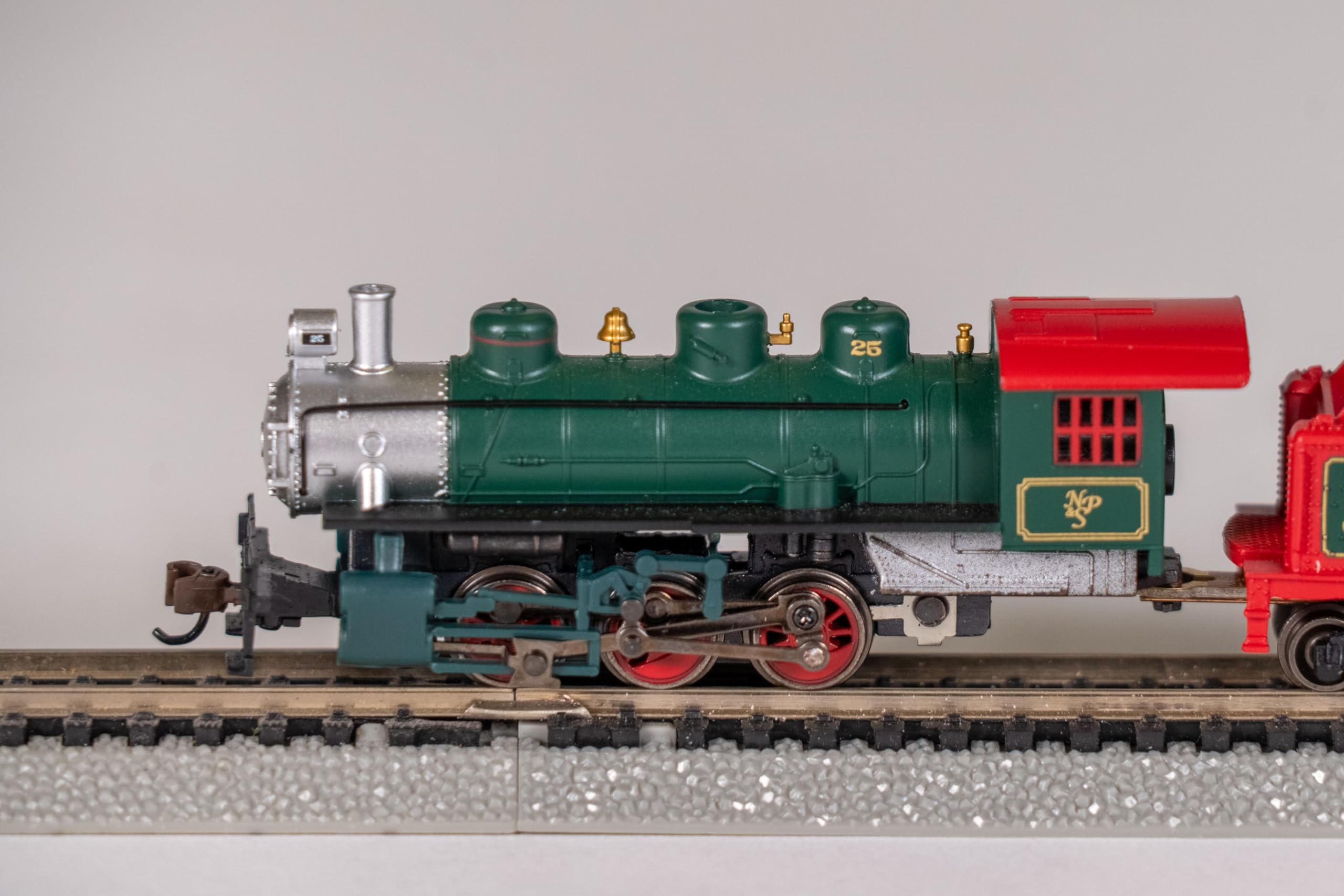 Amazon.com: Bachmann Trains - USRA 0-6-0 SWITCHER Locomotive
