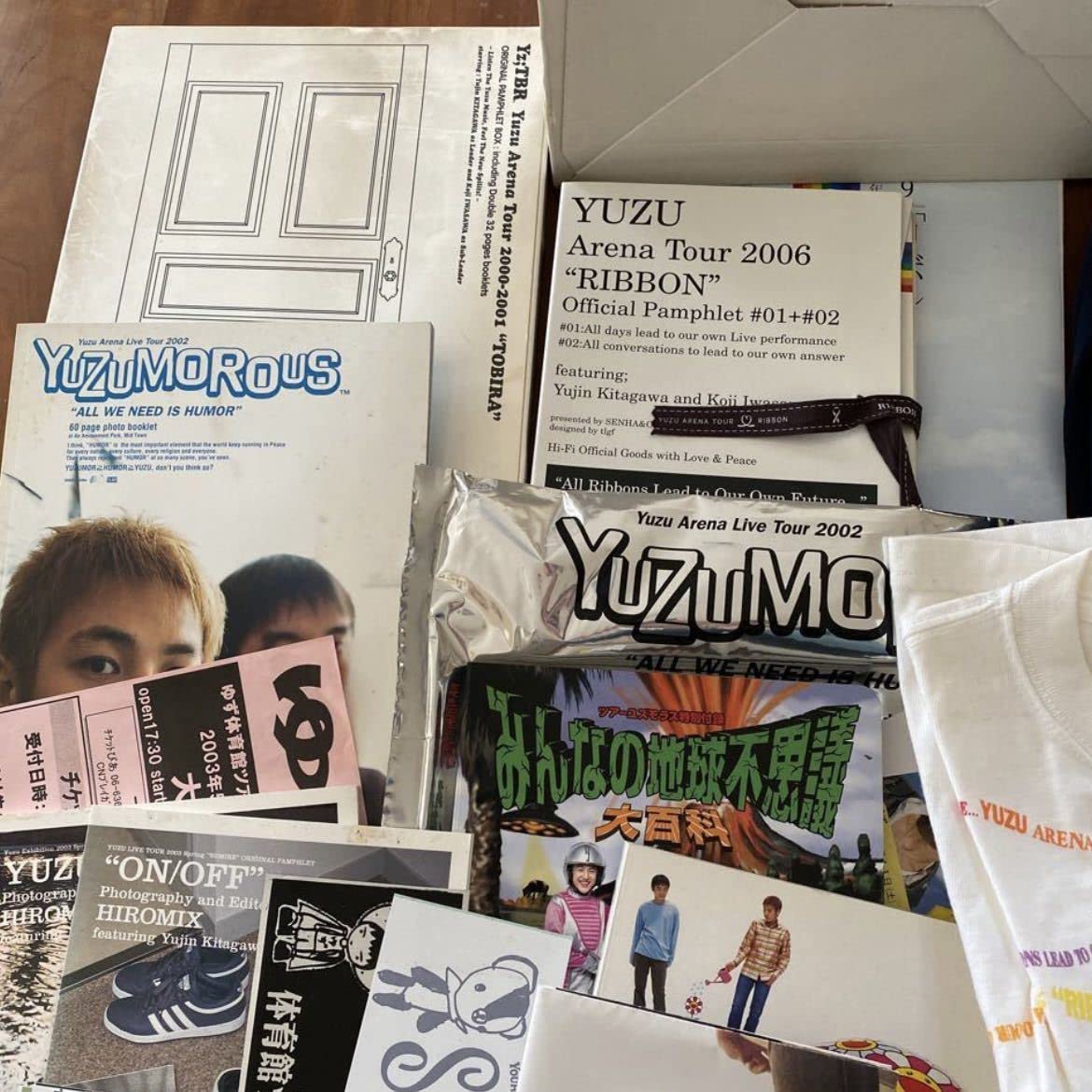 ゆず　コンサートグッズ、CD、ポストカードなど数年分色々セット Amazon.co.jp: ゆず コンサートグッズ、CD、ポストカードなど数