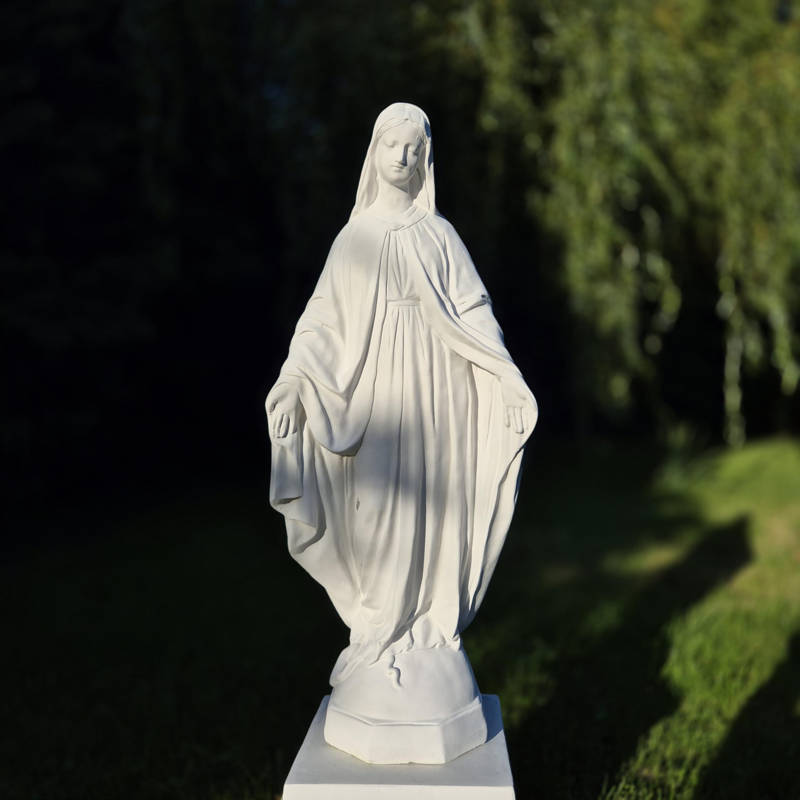 FABRIQ Statua di Santa Madonna, grande Vergine Maria in pietra massiccia (altezza 63 cm, 16 kg), scultura cattolica per chiesa, giardino e casa, regalo religioso e madre di Dio