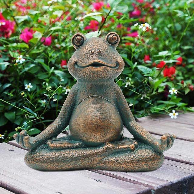 Goodeco Meditation Frog Garden Ornaments Outdoor Statue Décor  Zen Garden Frog Miniature Figurine Gifts for Women/Man Room Desk Yard Décor Yoga Frogs for Fairy Garden Decoration Copper 13 CM