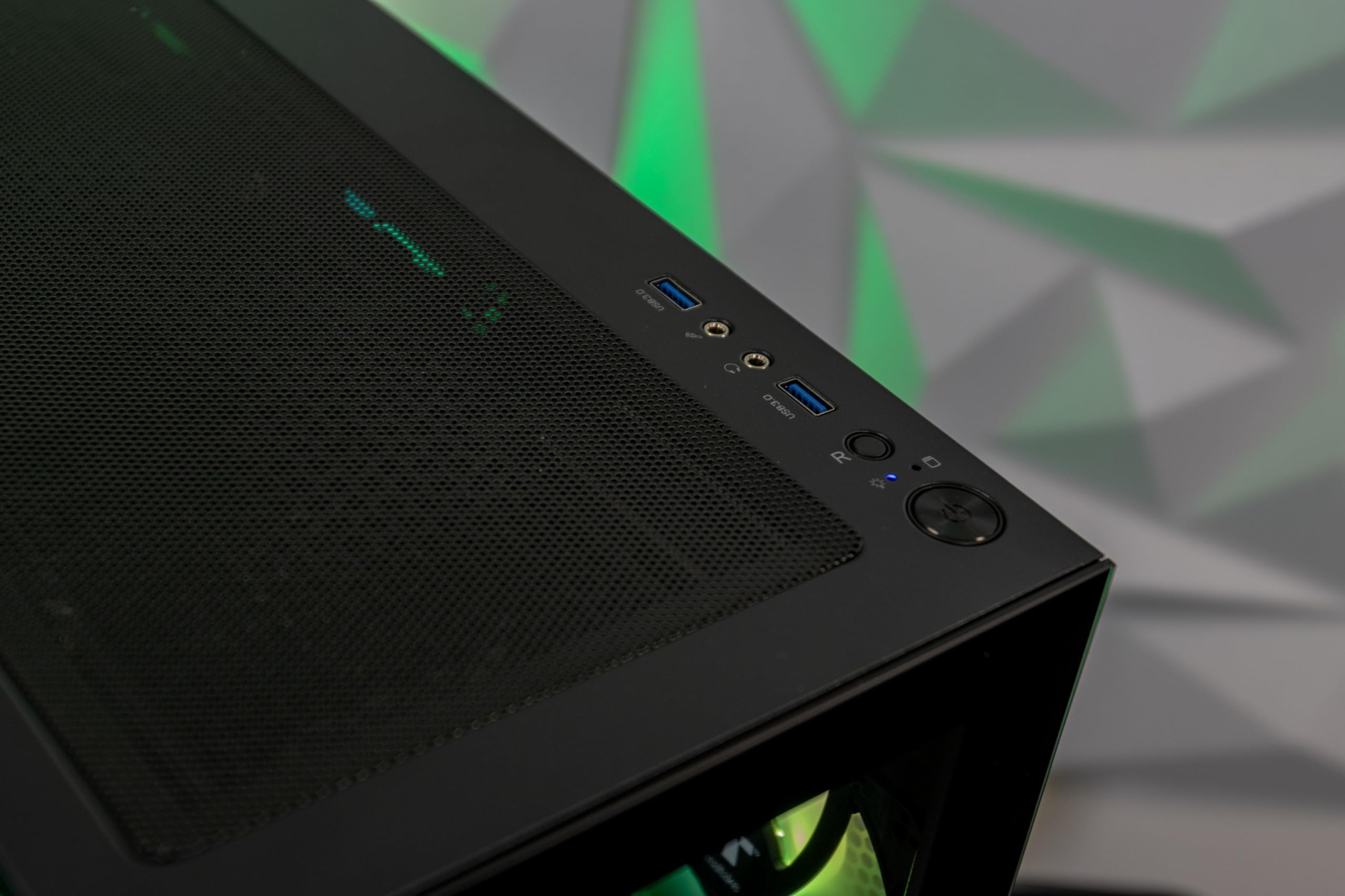 Thermaltake ToughMachine Gaming-PC | AMD Ryzen 7 5700X3D | RTX 4060 | 32 GB RAM | 1 TB SSD | Windows 11