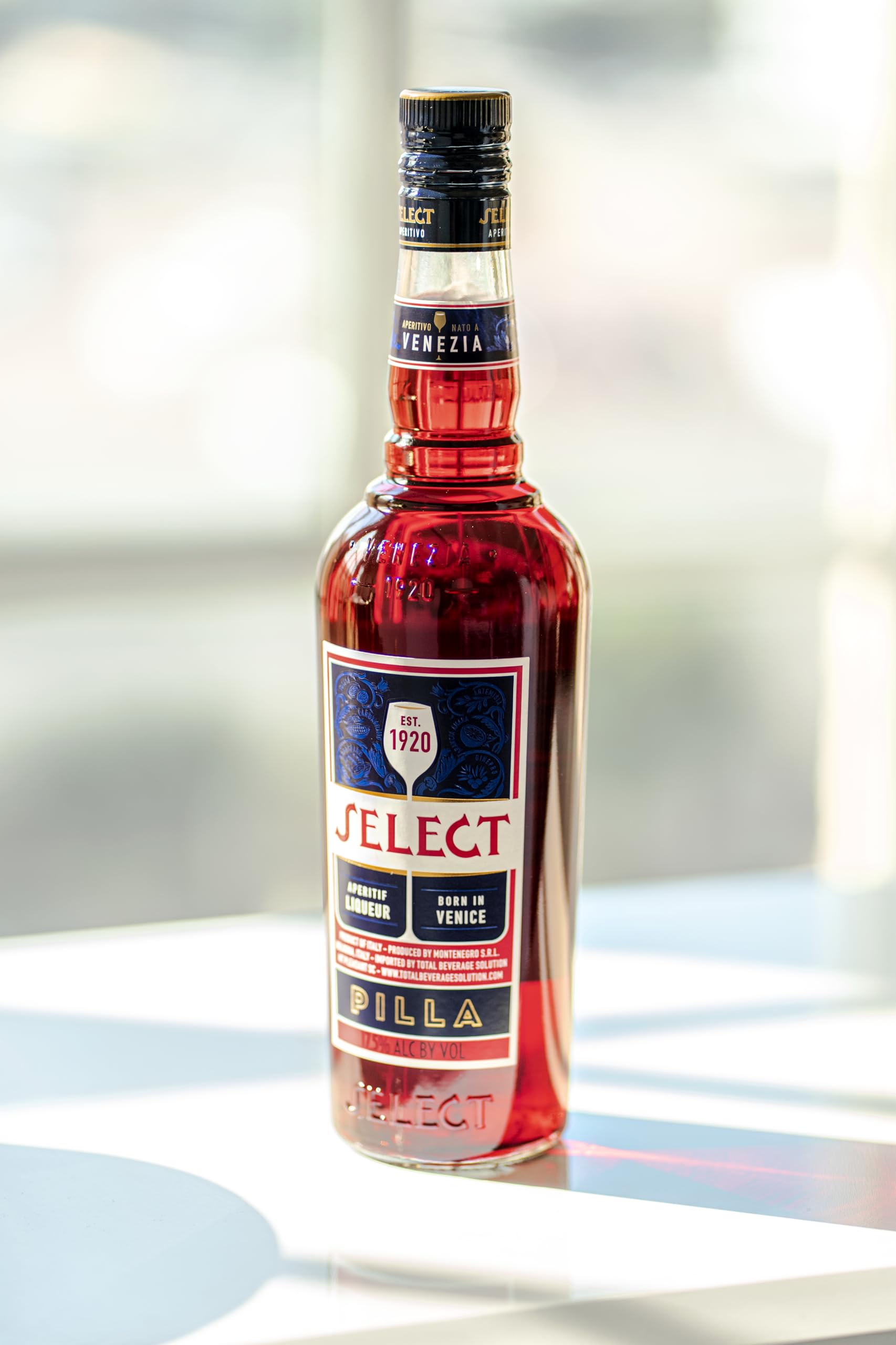 SELECT Aperitivo - Apéritif Amer - Idéal pour les cocktails Spritz - Notes Herbacées & Douces - Origine : Italie - 17,5% Alcool - 1 Litre | Idéal pour les Cocktails Spritz - Notes Herbacées & Douces