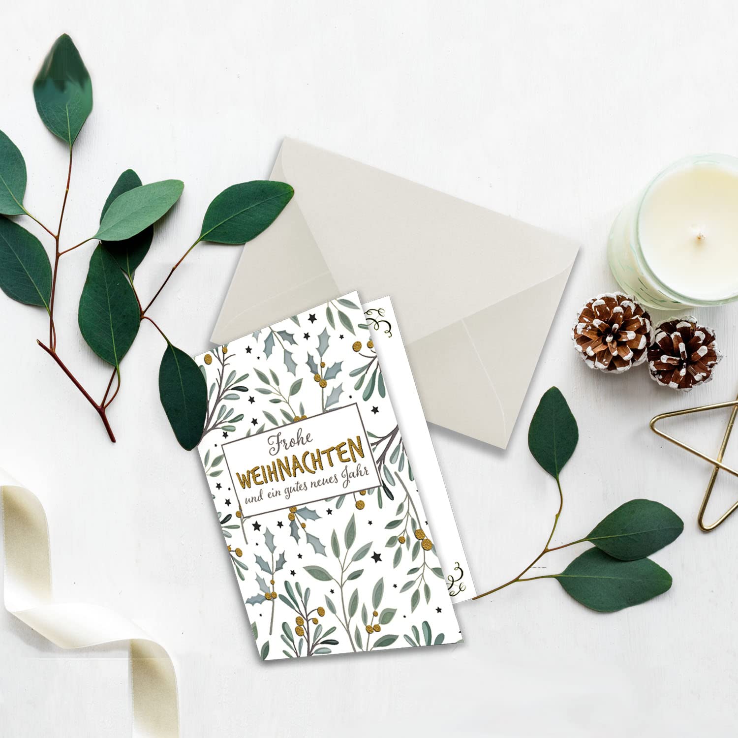 Juego de 200 tarjetas de Navidad pequeñas DIN A7 en color blanco con ramas de muérdago y eucalipto – tarjetas plegables con sobres DIN C7 blanco natural con adhesivo húmedo – saludos de Navidad para