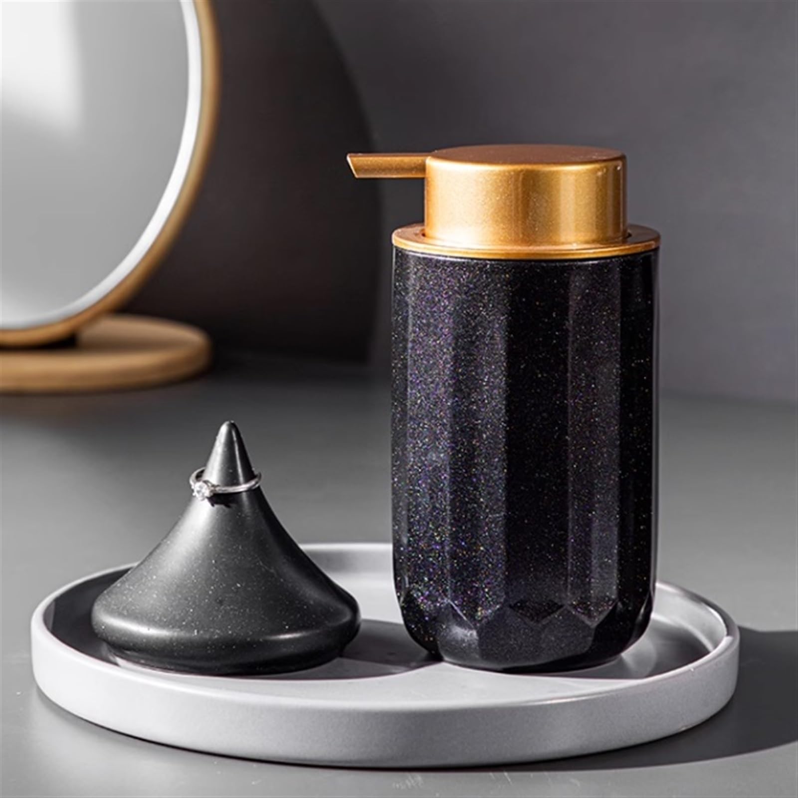 Schwarzer Keramik-Seifenspender mit goldenem Kunststoff-Pumpkopf, 300 ml, nachfüllbar, für Küche und Badezimmer
