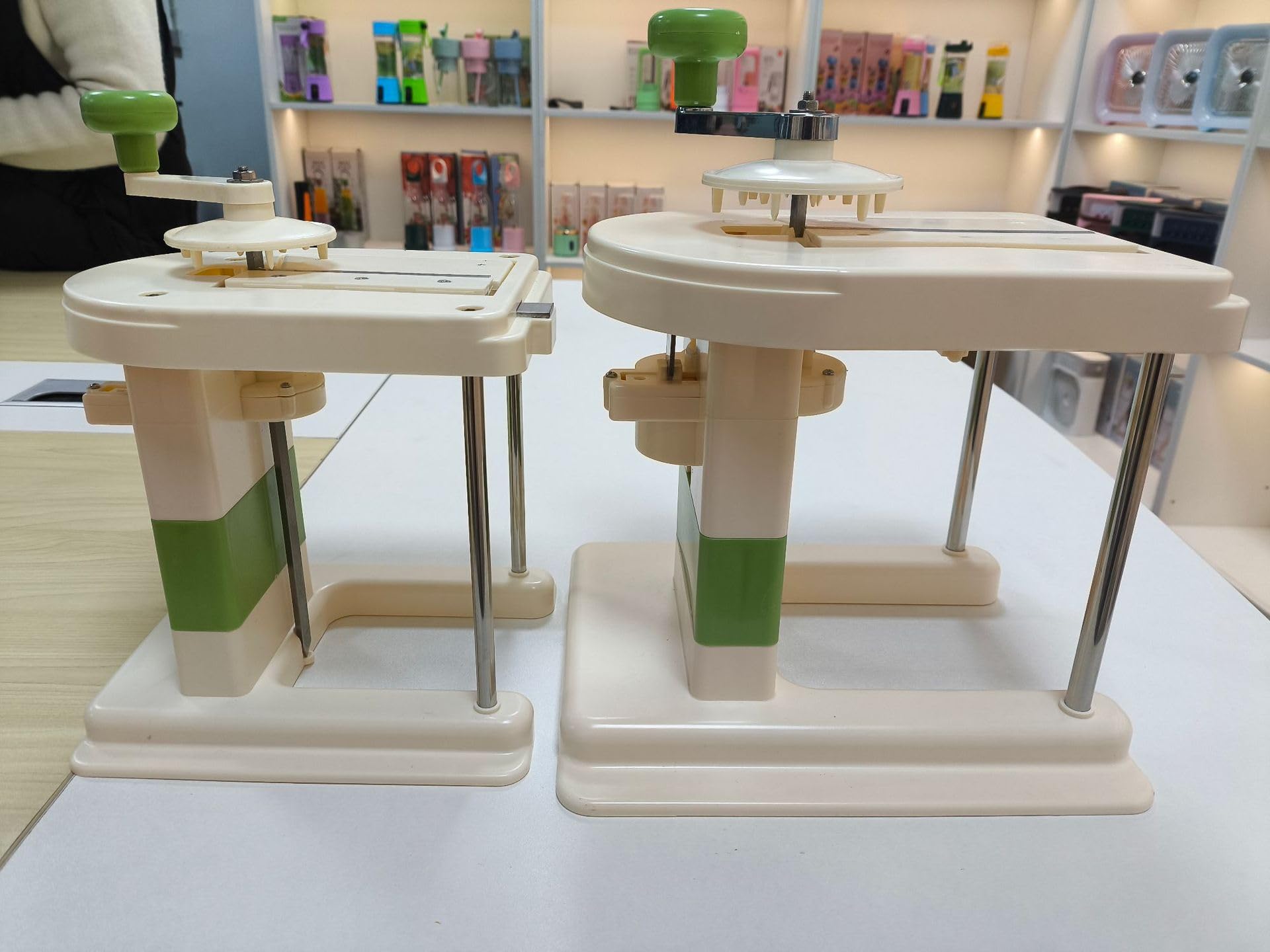 Déchiqueteuse à choux – Machine à découper les légumes manuelle avec 3 lames en acier inoxydable, déchiqueter 5 kg en 5 minutes, idéale pour les restaurants et la maison