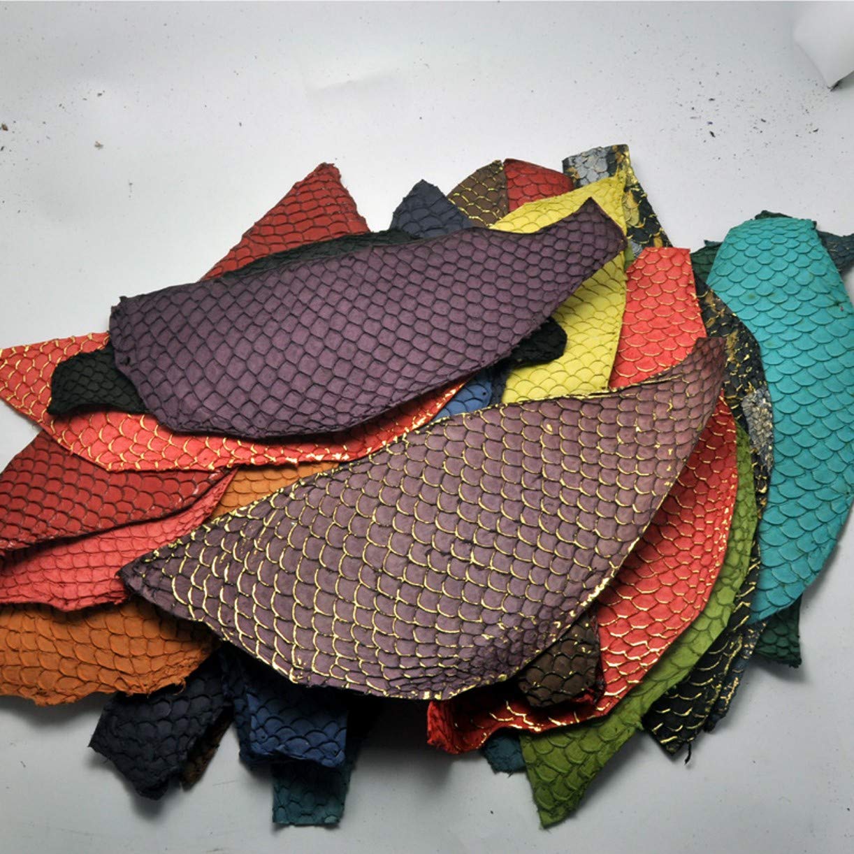 WellieSTR 6PCS Colorful Genuine Salmon Fish Skin Leather Piece Multi Color DIY Bag Belt Shoes Accessories 25x10cm (Random Color)