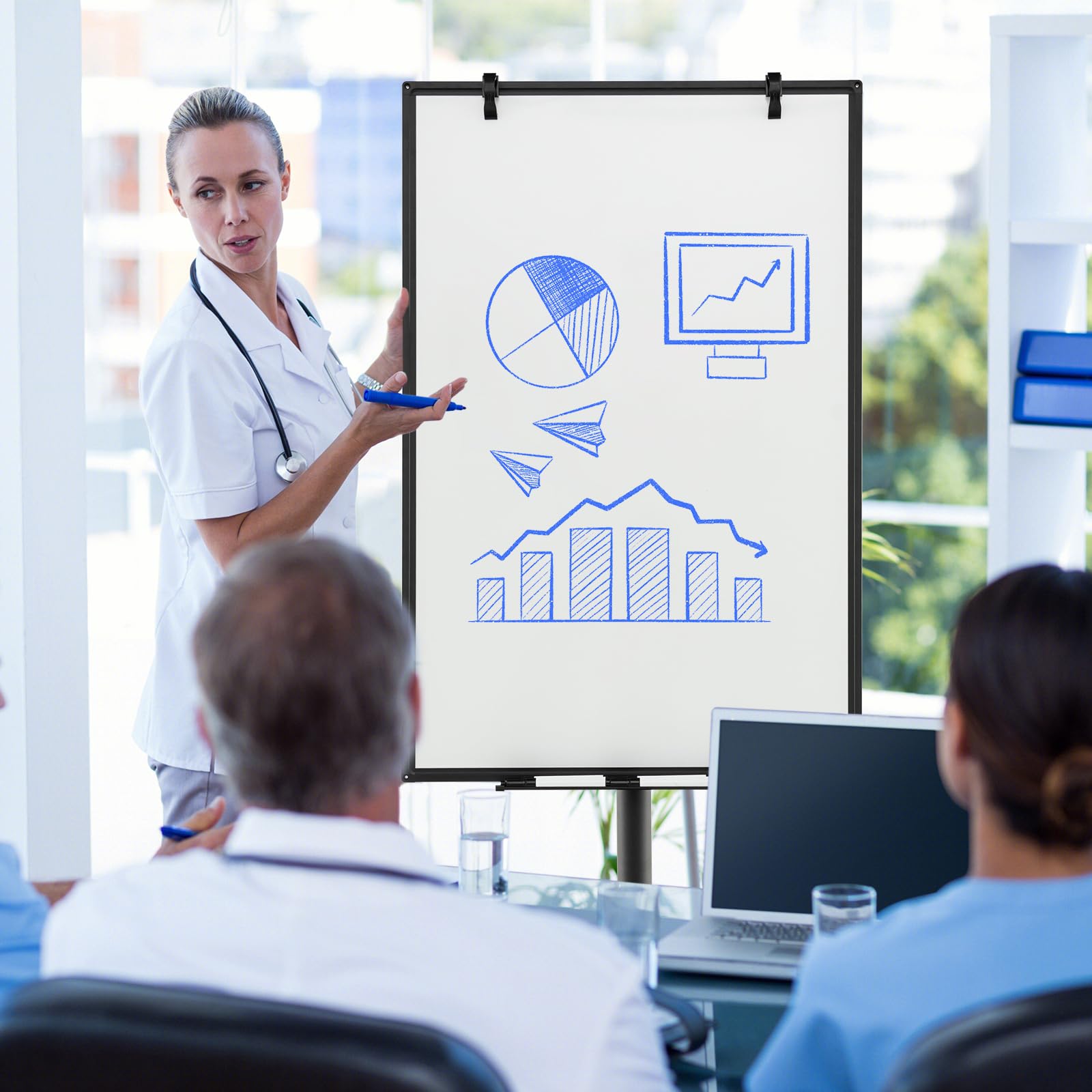 GOPLUS Flipchart Ständer, 100 x 65cm mobiles Whiteboard auf Rollen, Trocken asbwischbar, Flipcharts Whiteboard höhenverstellbar mit Rundfuß, Haken, Marker, Magneten, Papier, Radiergummi (Schwarz)