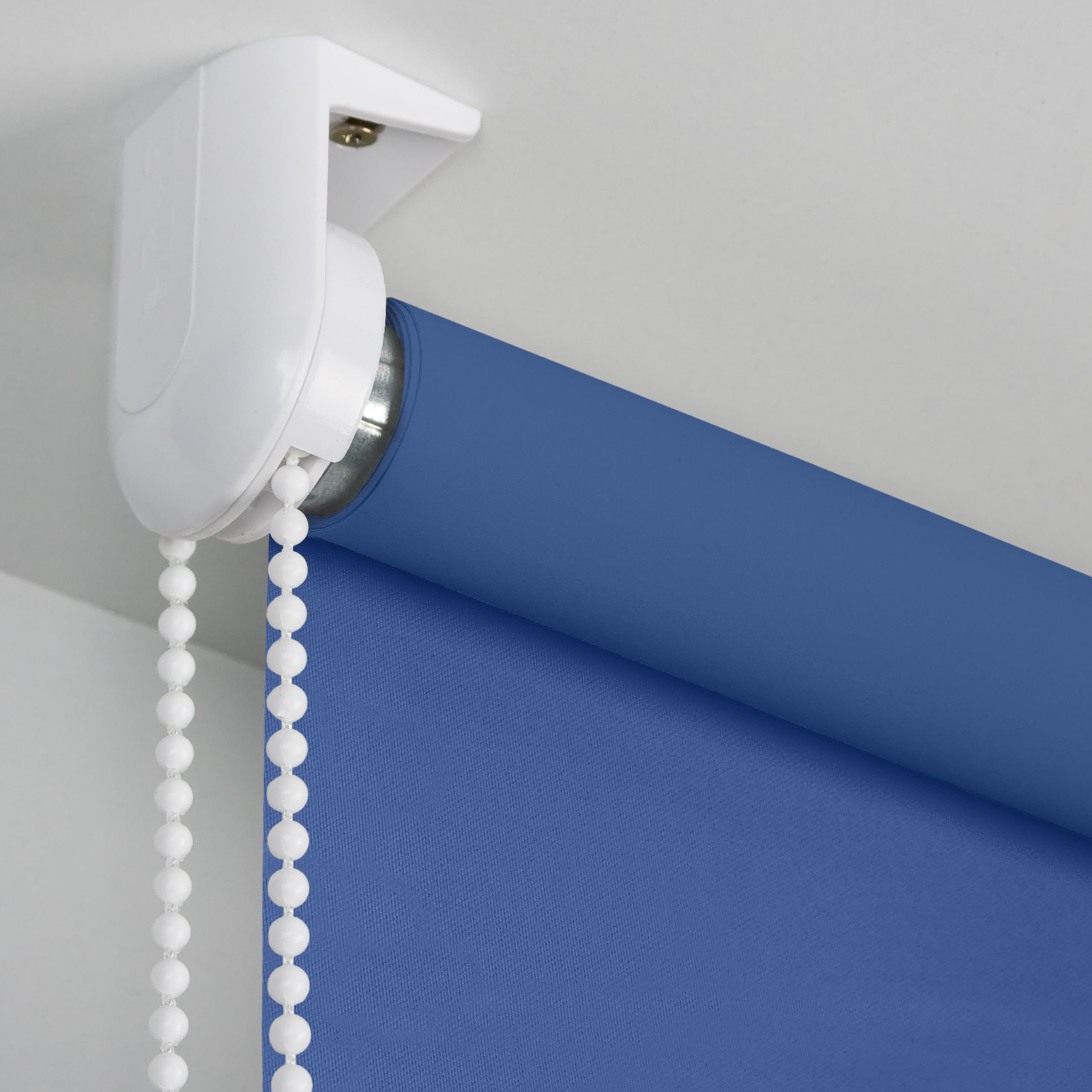 ROLLMAXXX Verdunkelungsrollo mit Bohren 130 cm Blau | Verdunklungsrollo zum bohren, Fensterrollo mit Kettenzug für Wand & Decke, Rollo