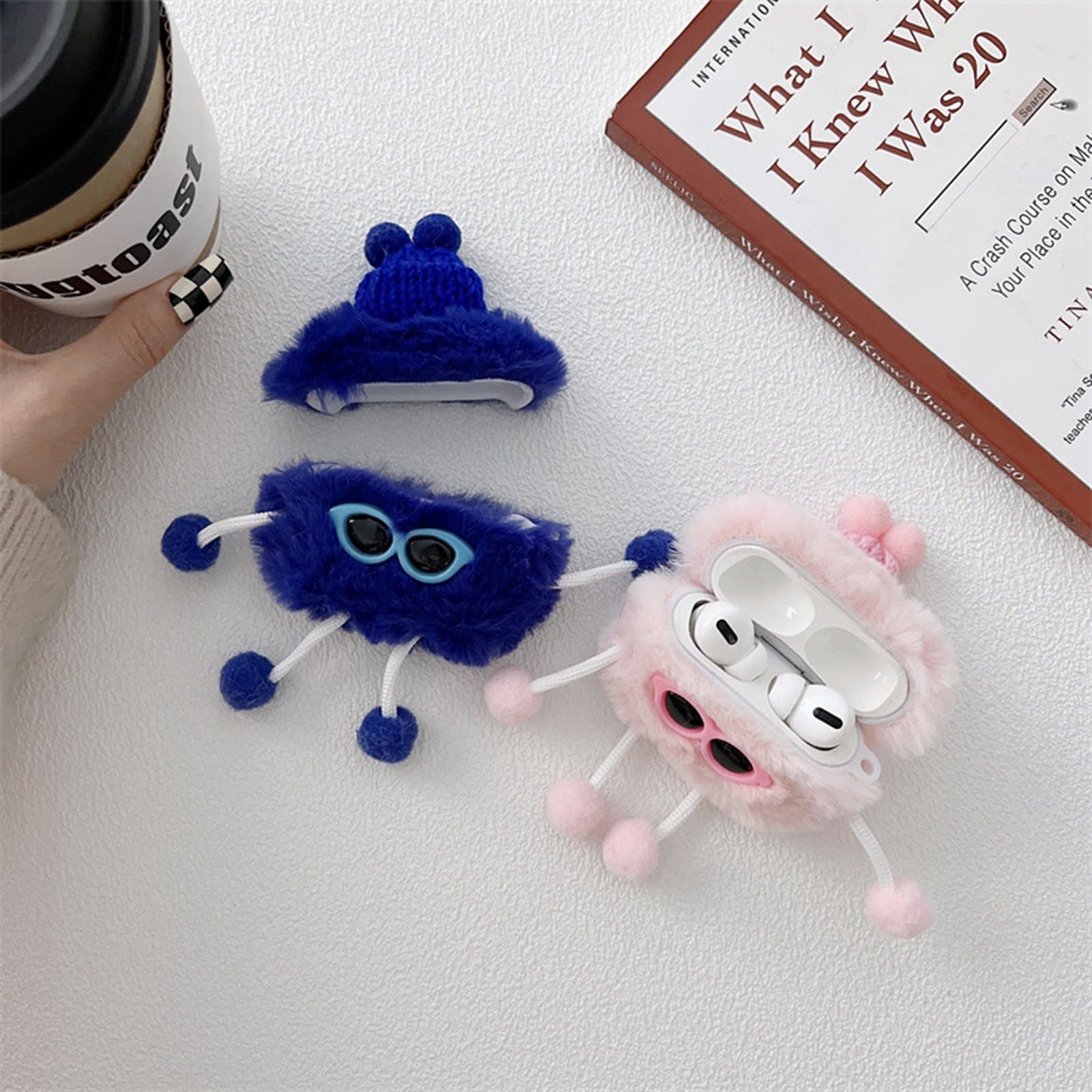 SIXRUN Peluche Custodia per Auricolari, Forma di Uomo con Occhiali da