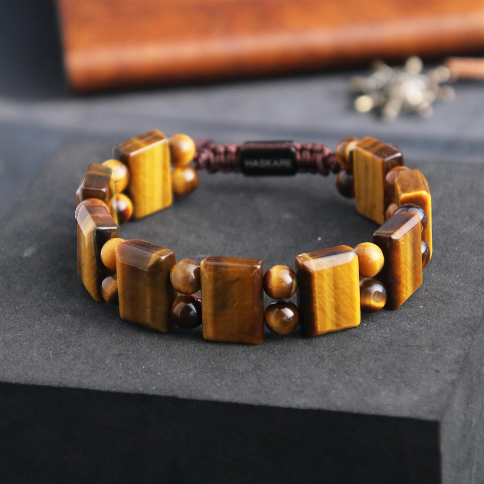 HASKARE Tigerauge-Schutzarmband für Männer – Handgefertigtes Armband mit Echtkristall-Tigerauge-Perlen, Robustes Zugverschluss-Edelsteinarmband, Geschenk für Papa zu Weihnachten & Vatertag