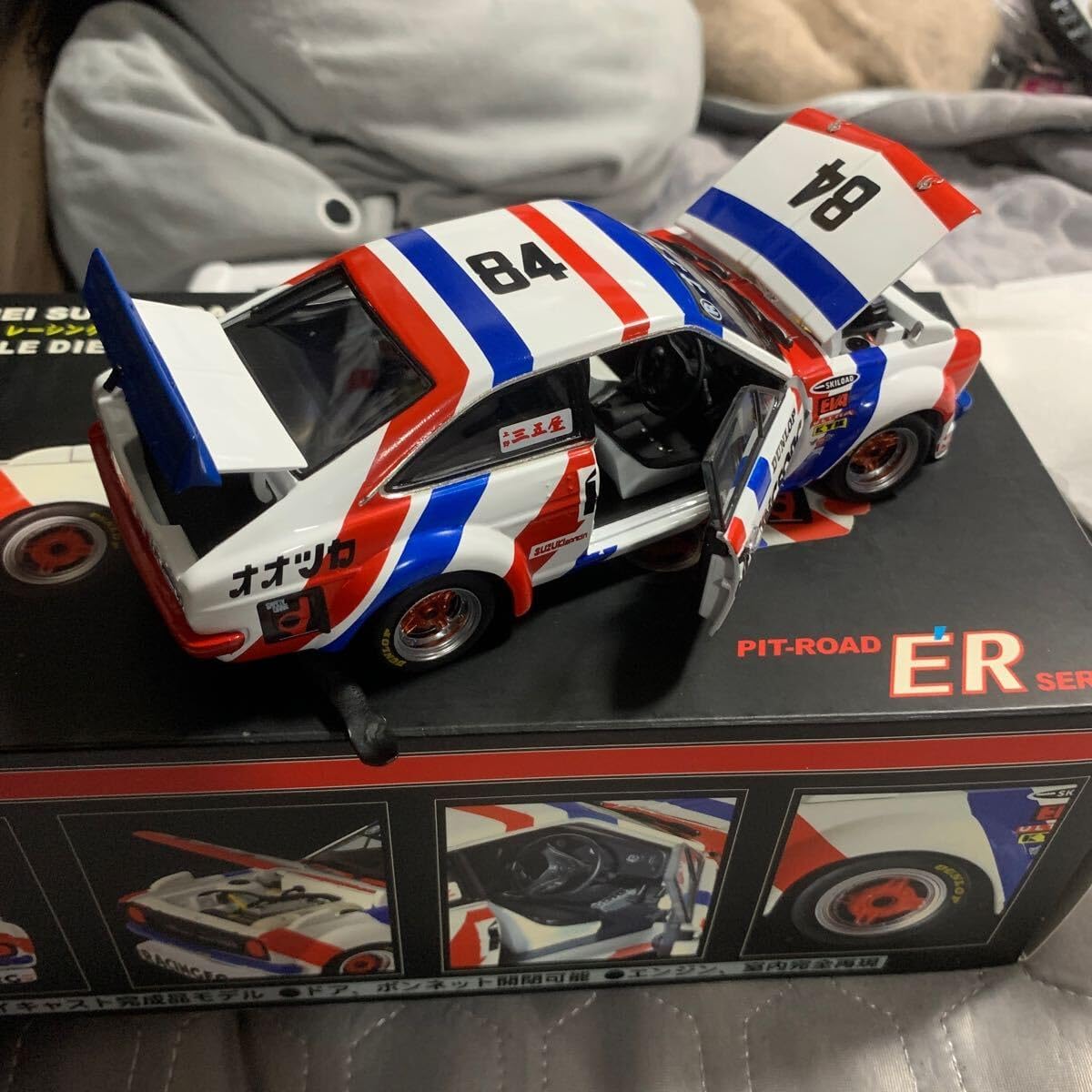 オートアート1/18 ポルシェ911 GT3R アジアンカレラカップ2003優勝車