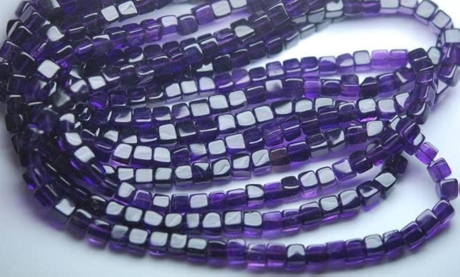 Améthyste violette naturelle pour fabriquer des bijoux personnalisés à porter au quotidien