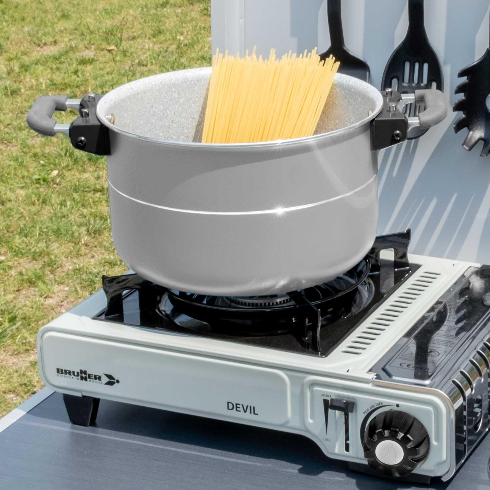 BRUNNER: Camping Topf-Set (Kochtöpfe, Bratpfanne, Deckel & Griff) FUSION 7+1-teilig (22-cm Durchmesser) Gas-Kocher, Elektro-Herd & Induktion - Für 2-4 Personen