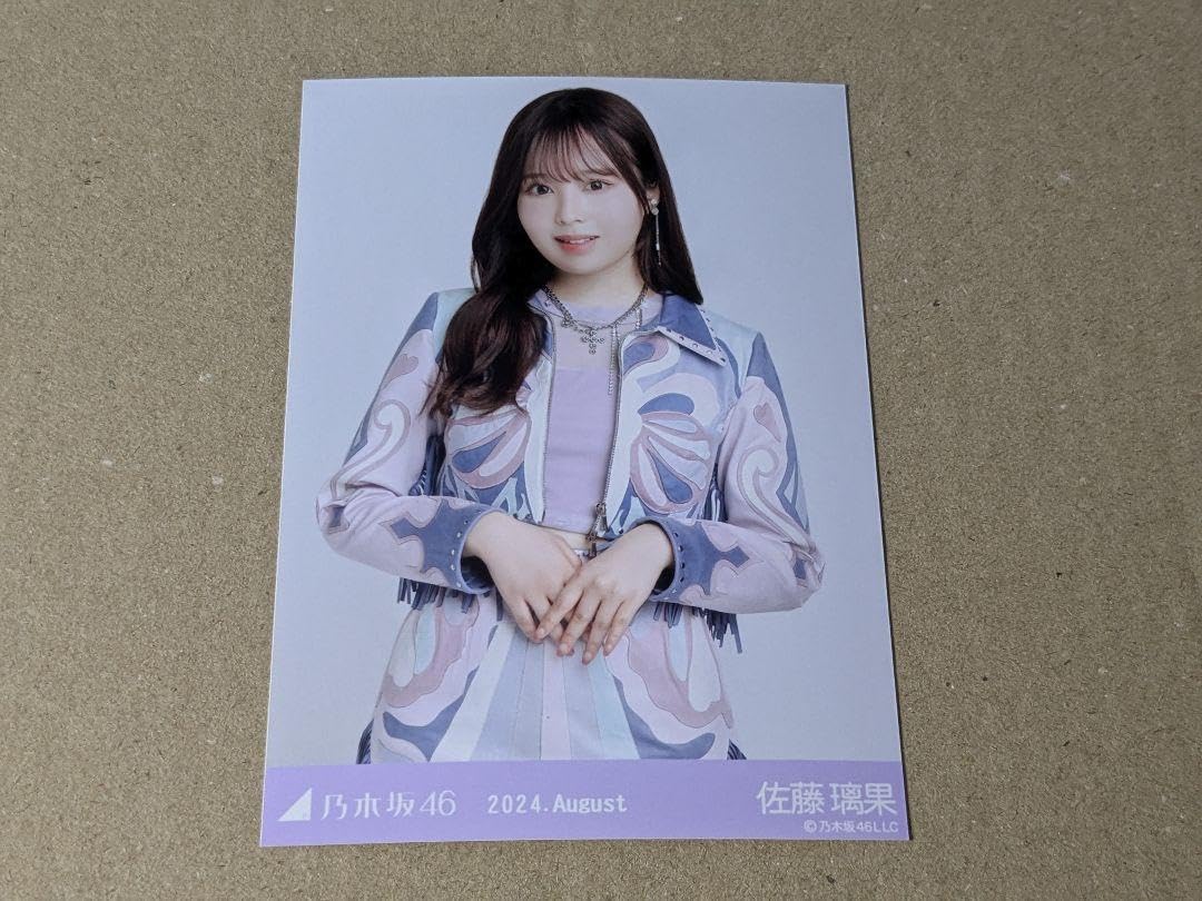 Amazon.co.jp: 佐藤璃果 スペシャル衣装42 乃木坂46 生写真 チュウ 