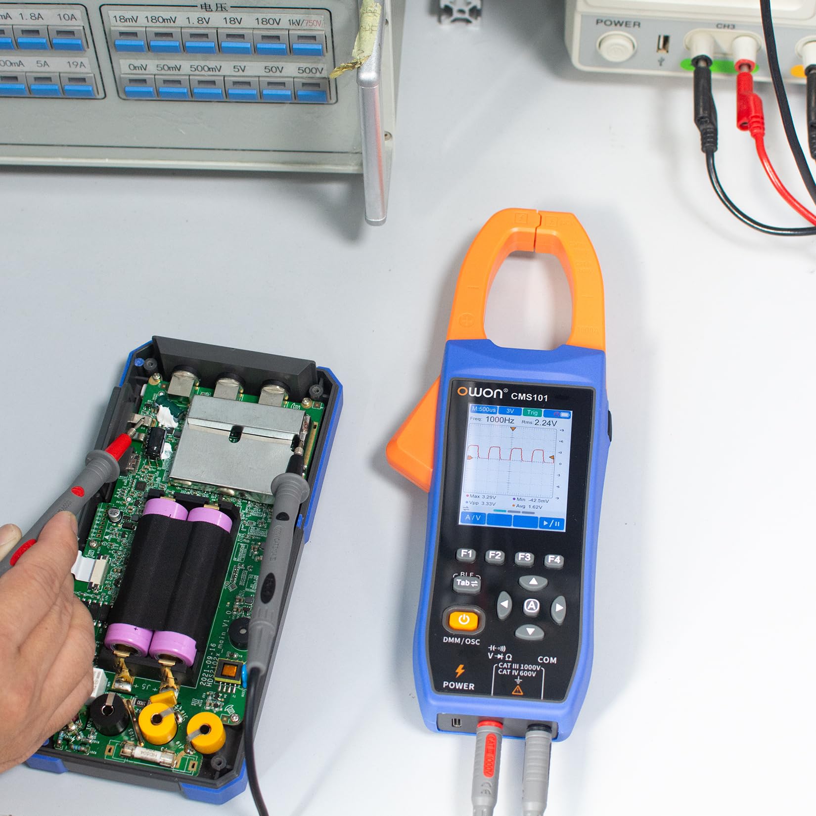 Pince ampèremétrique numérique OWON avec écran LCD IPS de 2,8 pouces, fonction oscilloscope AC/DC 3 en 1, ampèremètre à plage automatique True RMS 20 000 points, ampèremètre et oscilloscope Bluetooth