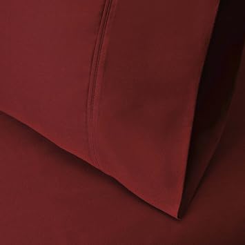 Superior Egyptian Cotton 530 Thread Count Pillowcases, Set of 2 Pillow Cases, Modern, Classic Pillow Case Cover, Ultra-Soft Comfort Basics, Bedding Essentials, Bed Accents, Standard Size, Burgundy
