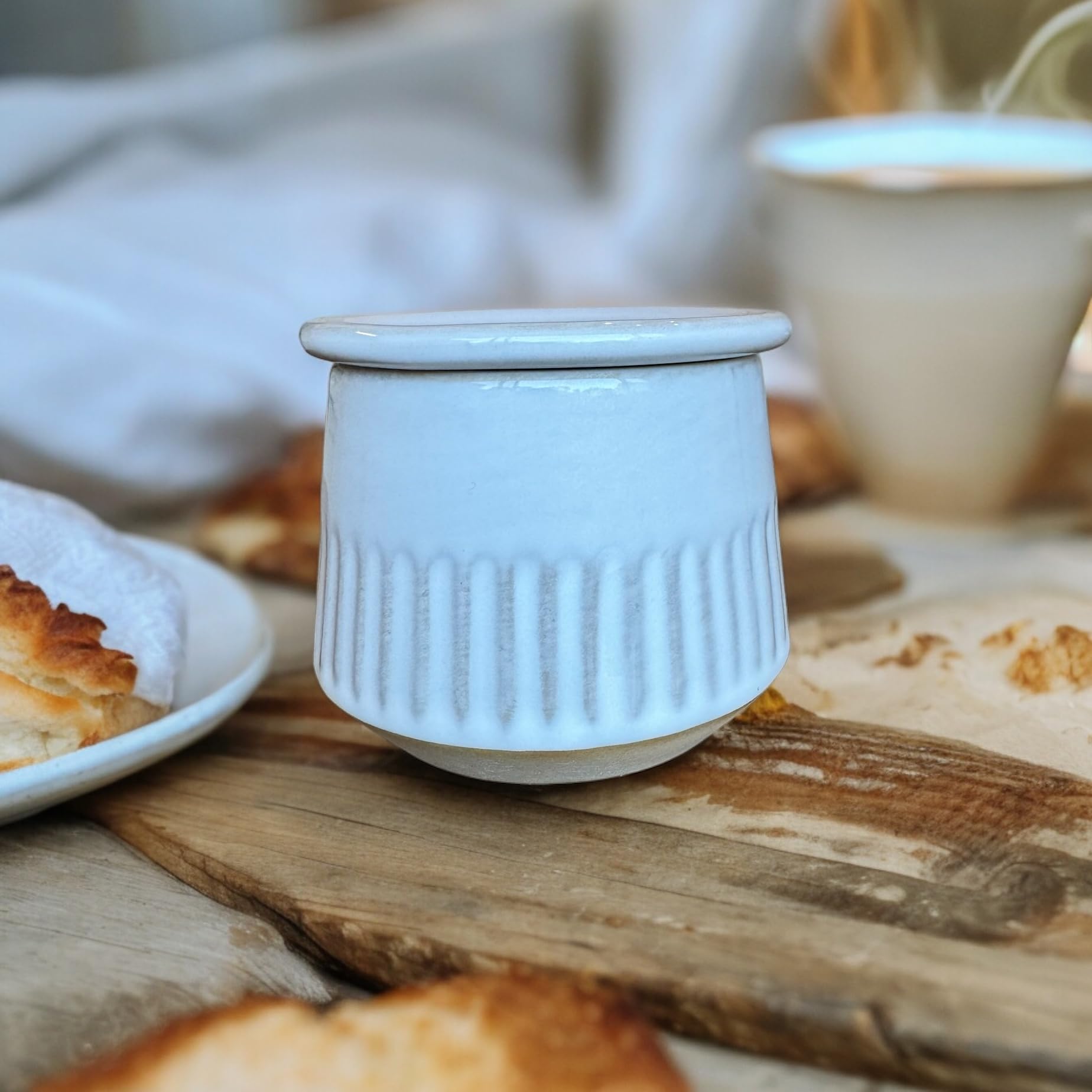 BLAKE 'N' GREY Vintage Inspired French Butter Dish, Stoneware, Vintage White, Ceramic Butter Keeper for Countertop Home Kitchen Decor