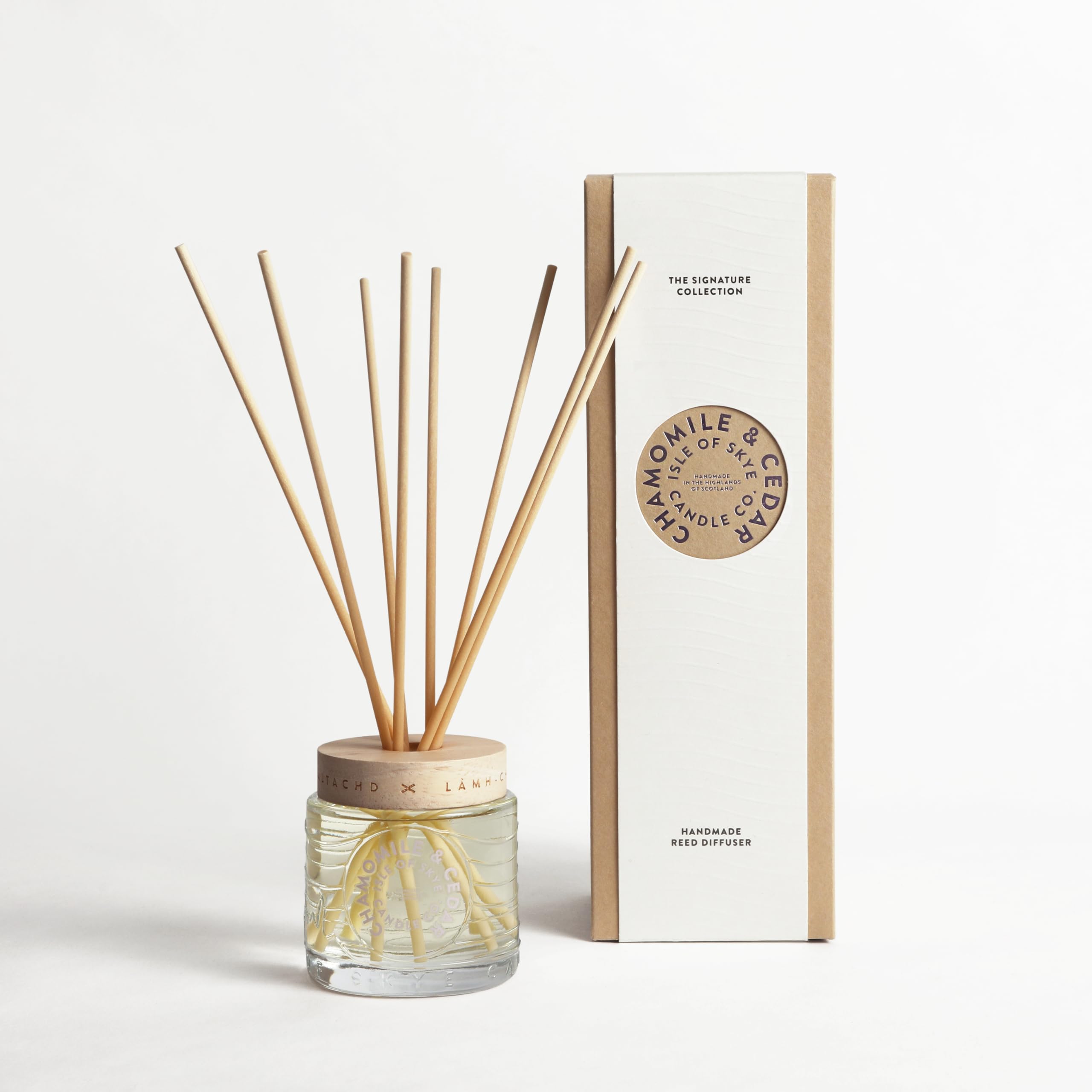 Isle of Skye Candle Company Chamomile & Cedar Reed Diffuser | Premium Fragrance | Hand-poured in Scotland | Effortless home fragrance | 10 Weeks Diffuse Time | Plant-based, sustainable augeo