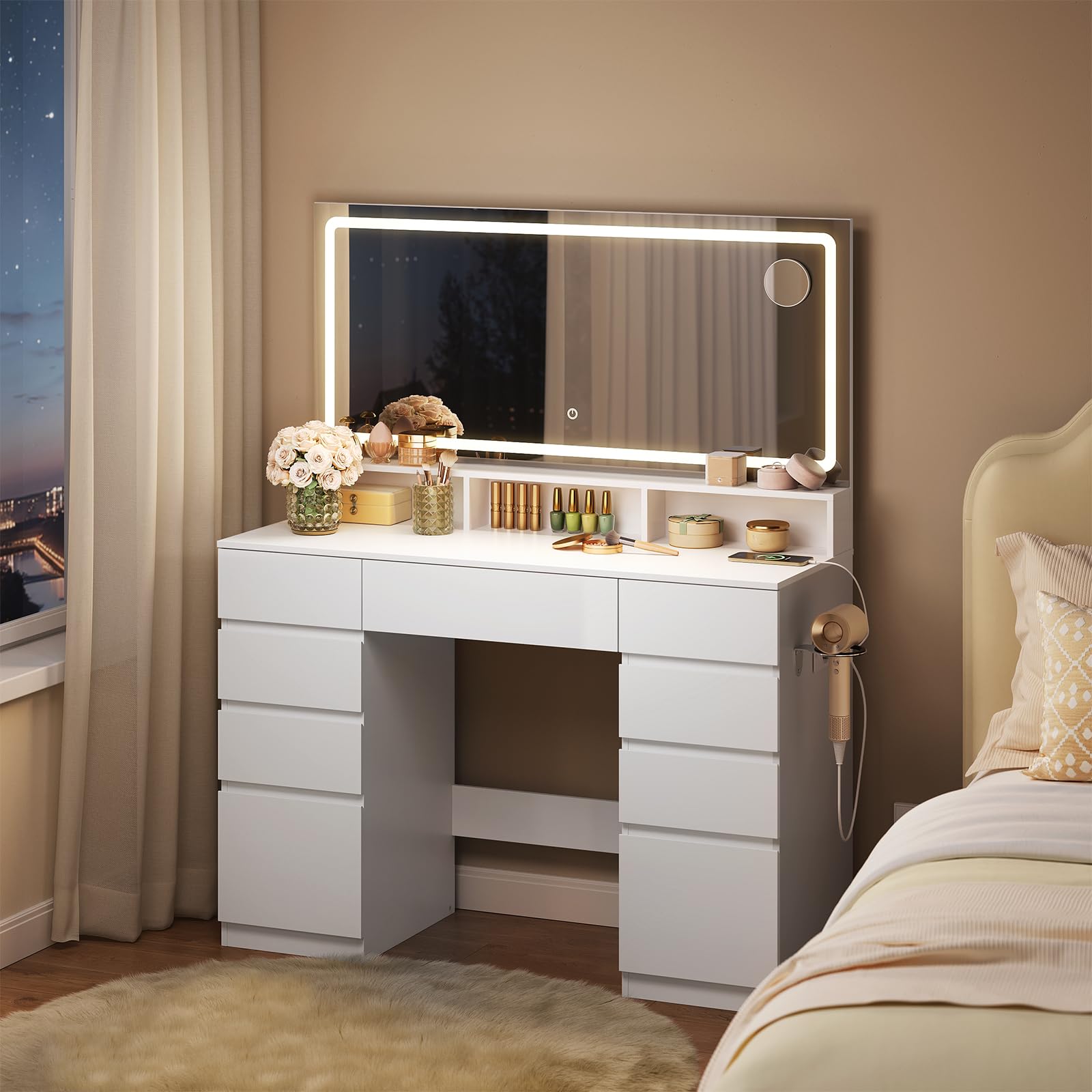 WOLTU Coiffeuse avec Grand Miroir LED et Miroir Grossissant, Table de Maquillage avec Station de Charge, 9 Tiroirs, 3 Étagères & Support Sèche-Cheveux, Meuble Moderne en Bois pour Chambre, Blanche