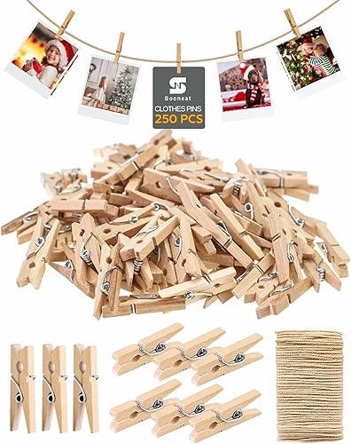 Vista 13 de Mini pinzas de ropa para fotos, pinzas de madera natural pequeñas de 1 pulgada, clips decorativos de madera pequeños a granel, cordel de yute de 33